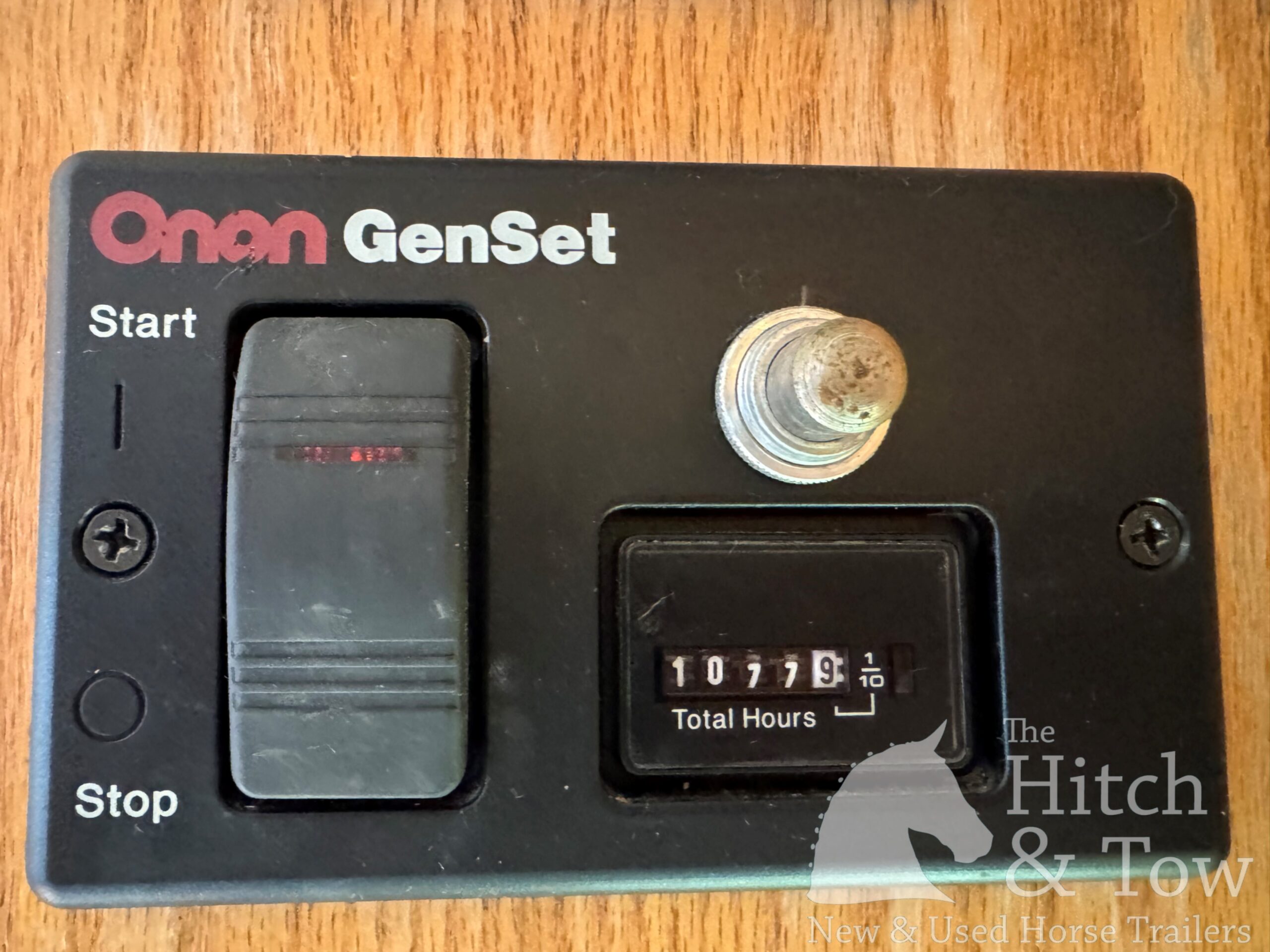 2003 BLOOMER 3 HORSE GOOSENECK W/ 12′ LQ $39,000