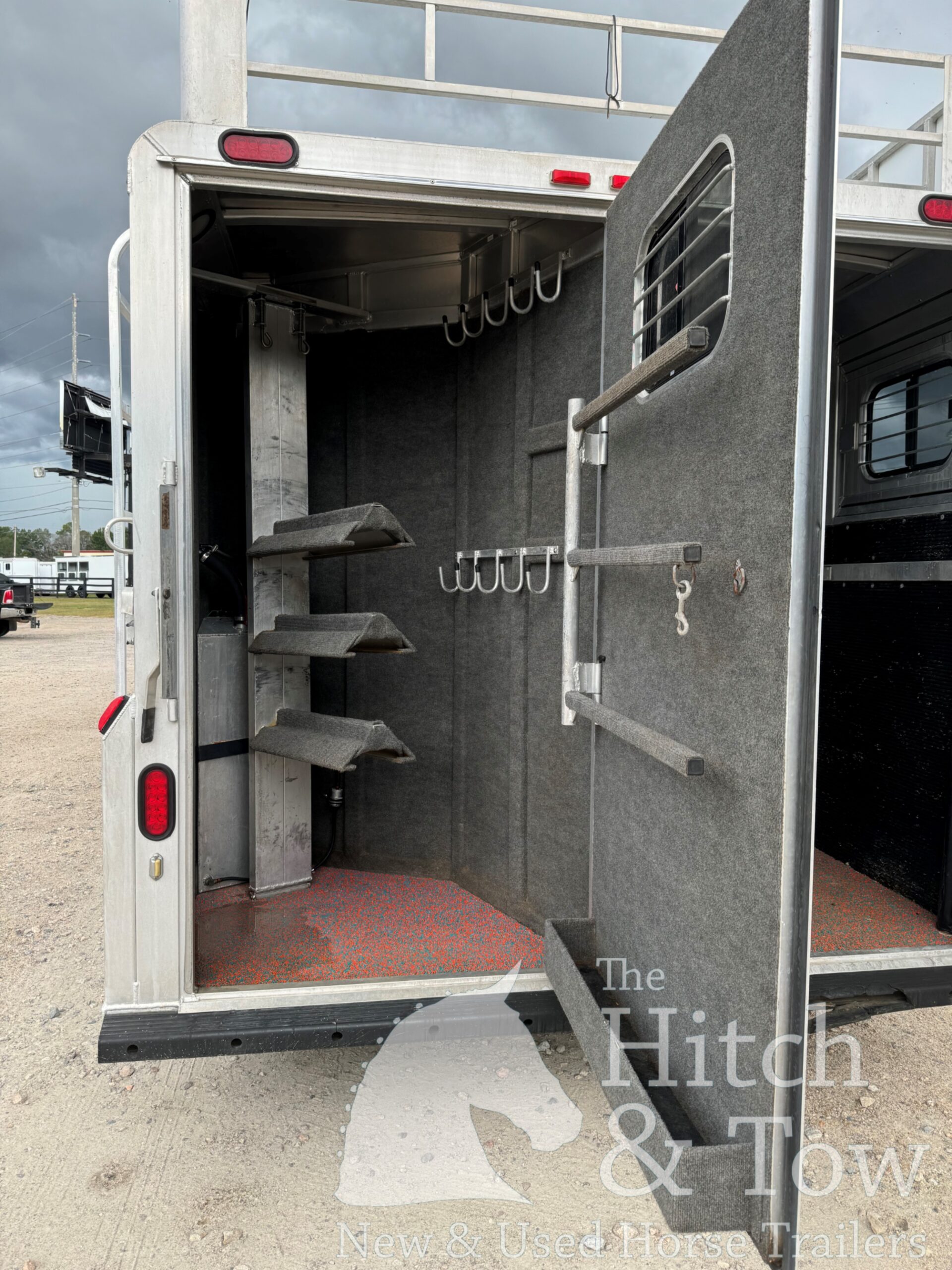 2003 BLOOMER 3 HORSE GOOSENECK W/ 12′ LQ $39,000