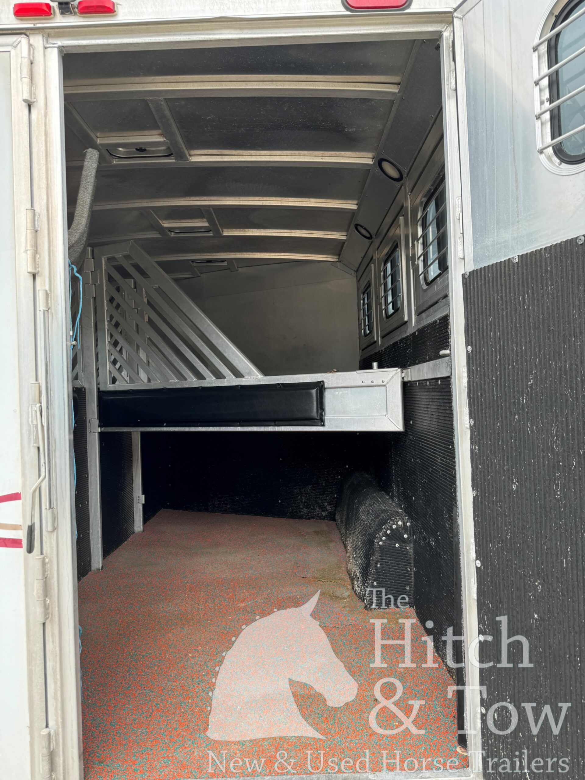 2003 BLOOMER 3 HORSE GOOSENECK W/ 12′ LQ $39,000