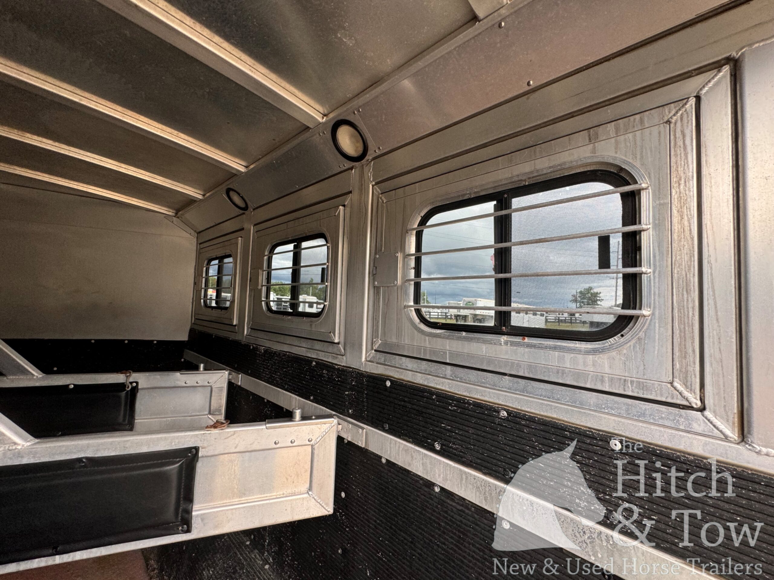 2003 BLOOMER 3 HORSE GOOSENECK W/ 12′ LQ $39,000