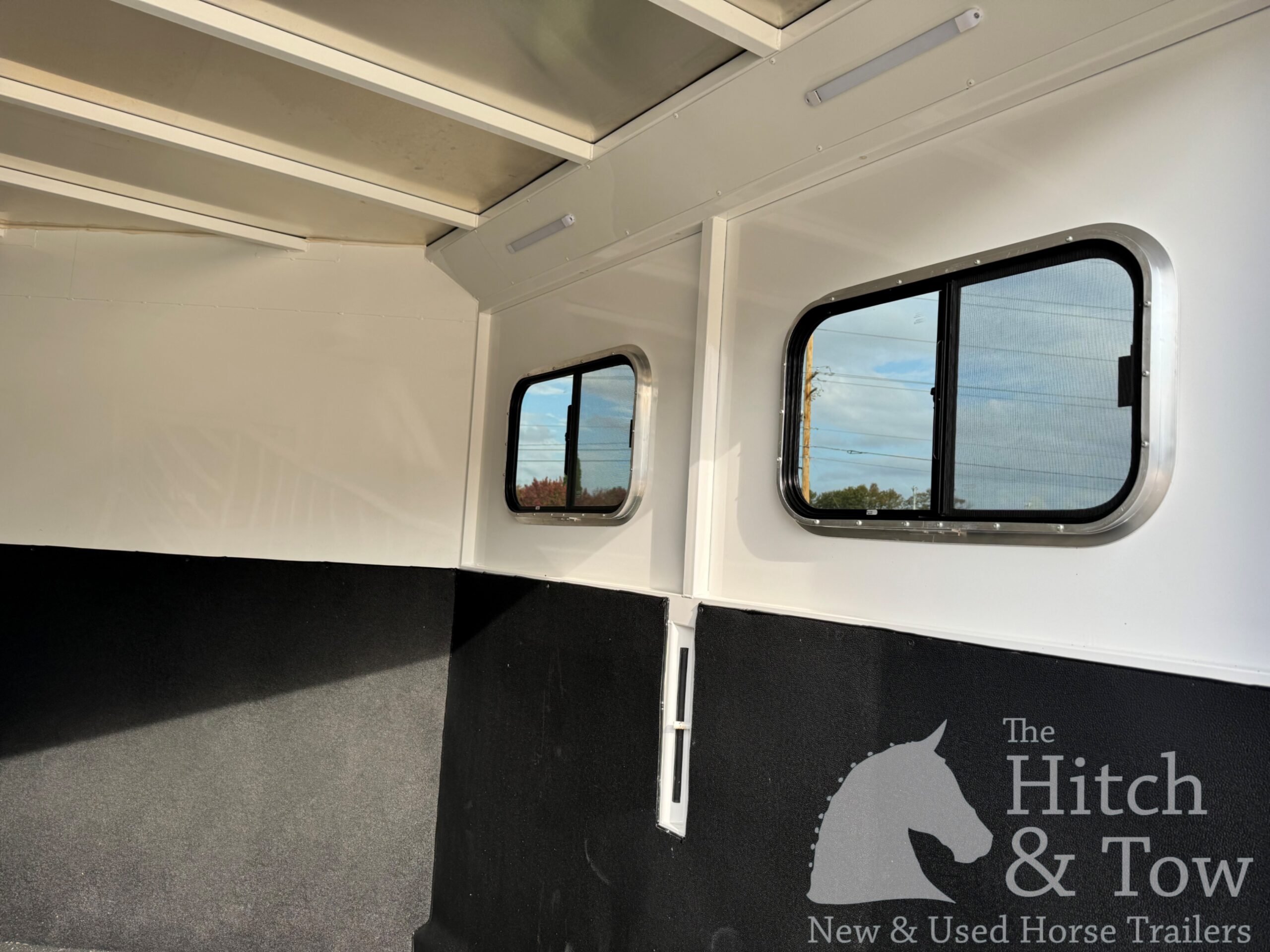 2023 TRAILS WEST CLASSIC II 2 HORSE SLANT LOAD BUMPER PULL $17,900