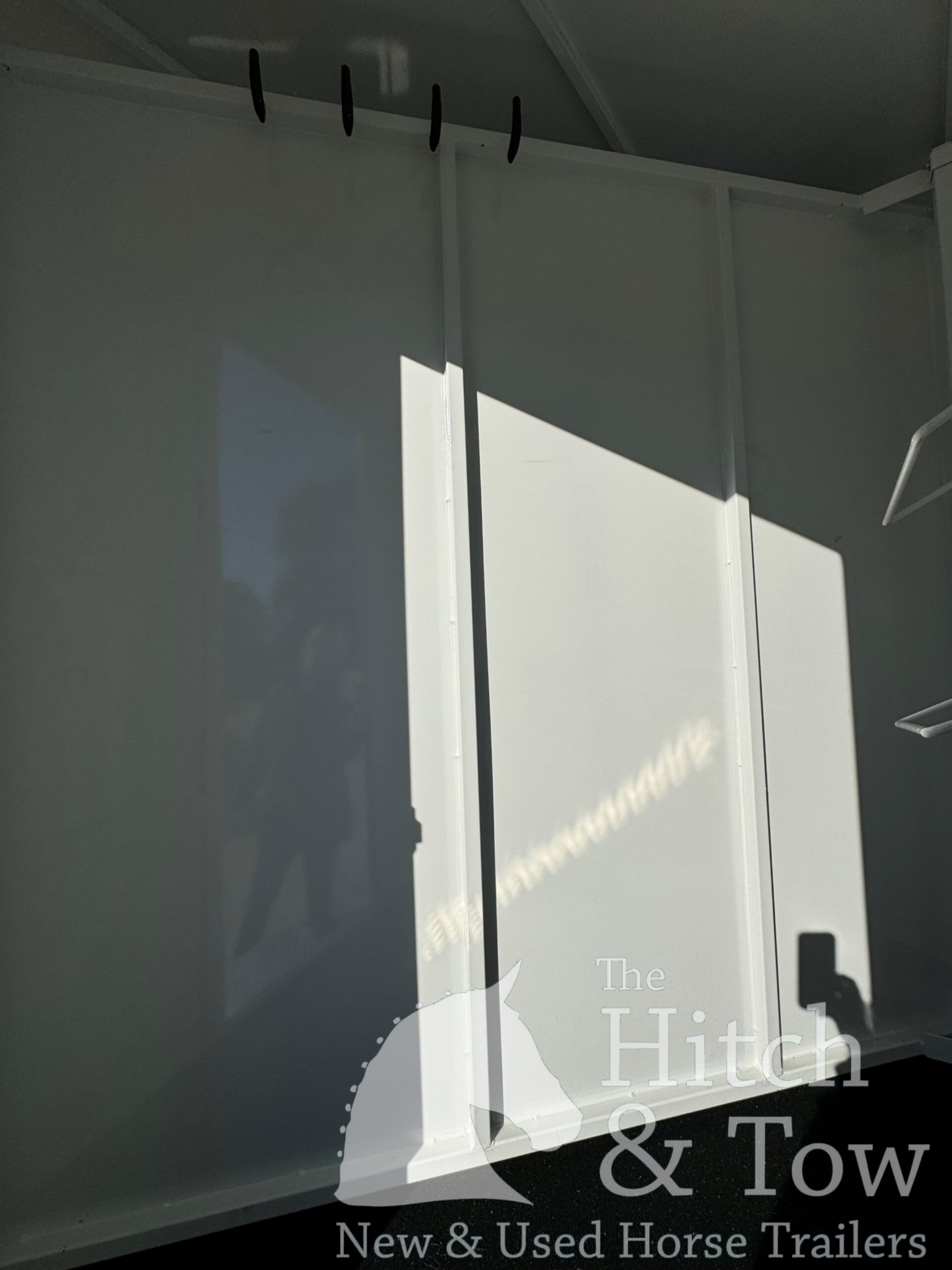 2023 BEE 2 HORSE SLANT BUMPER PULL STOCK COMBO TRAILER $10,500