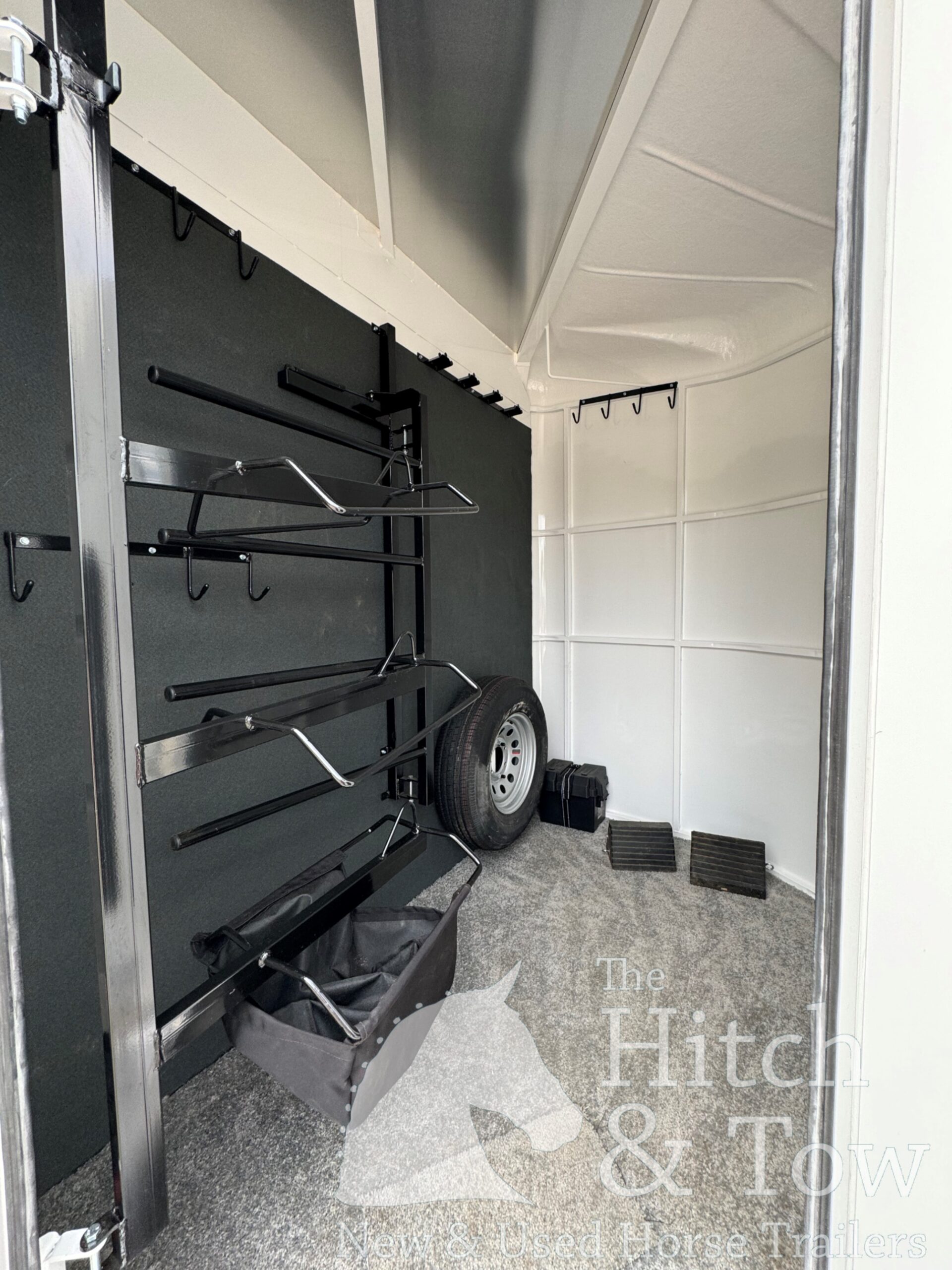 2023 TRAILS WEST CLASSIC II 2 HORSE SLANT LOAD BUMPER PULL $17,900