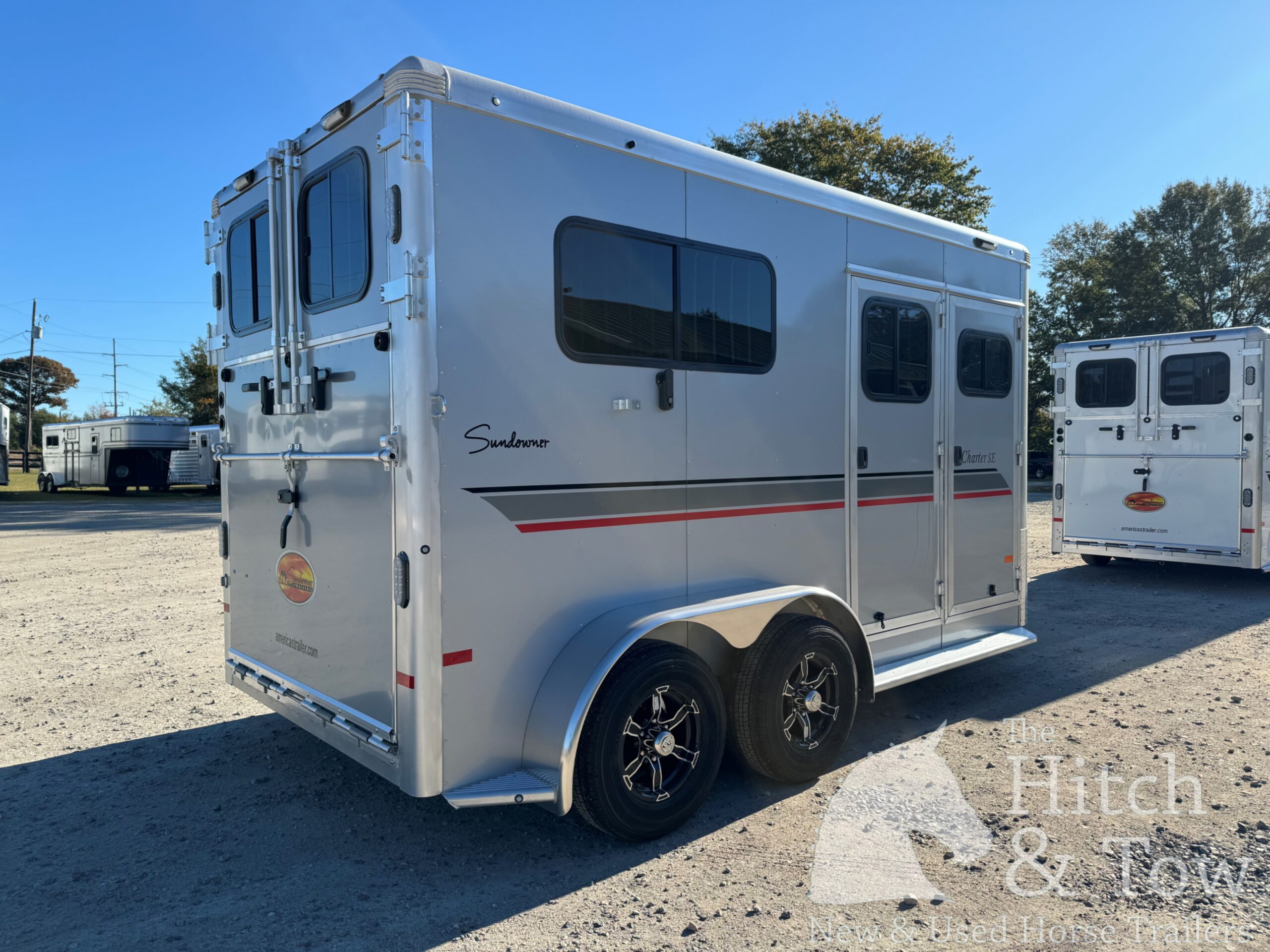 2026 SUNDOWNER CHARTER SE BUMPER PULL 2 HORSE STRAIGHT LOAD w/ GREAT FEATURES! $28,900