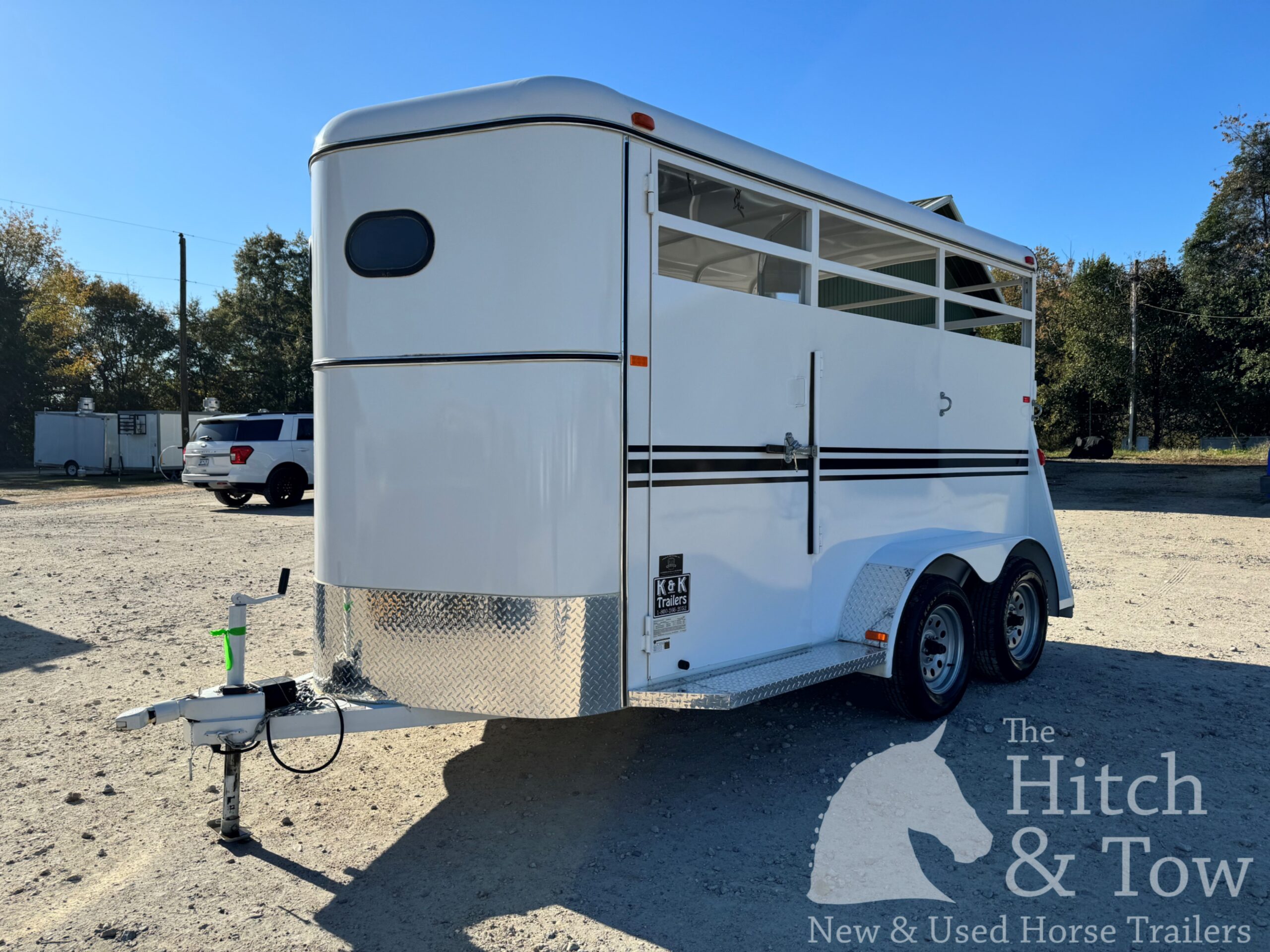 2023 BEE 2 HORSE SLANT BUMPER PULL STOCK COMBO TRAILER $10,500