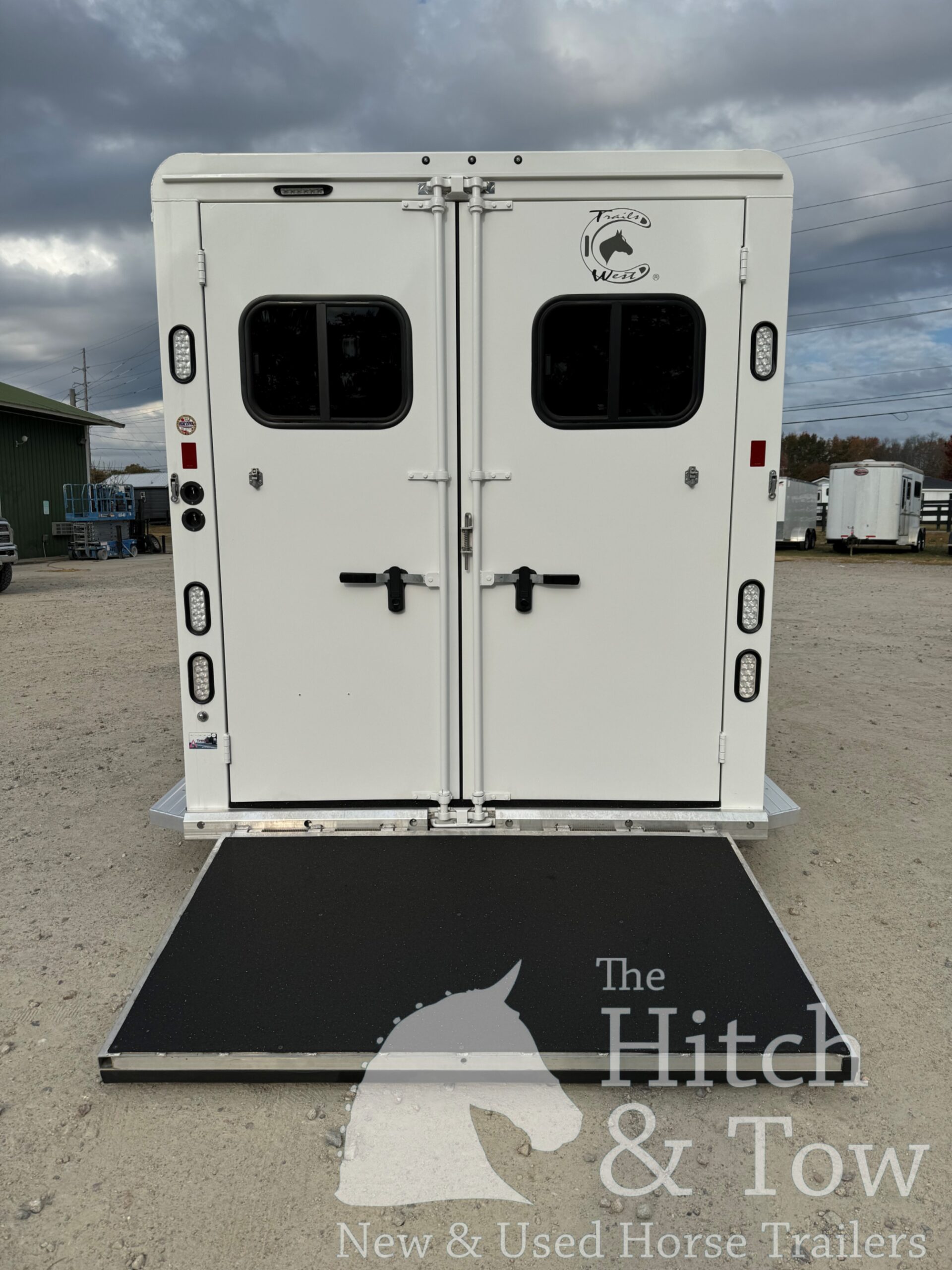 2023 TRAILS WEST CLASSIC II 2 HORSE SLANT LOAD BUMPER PULL $17,900