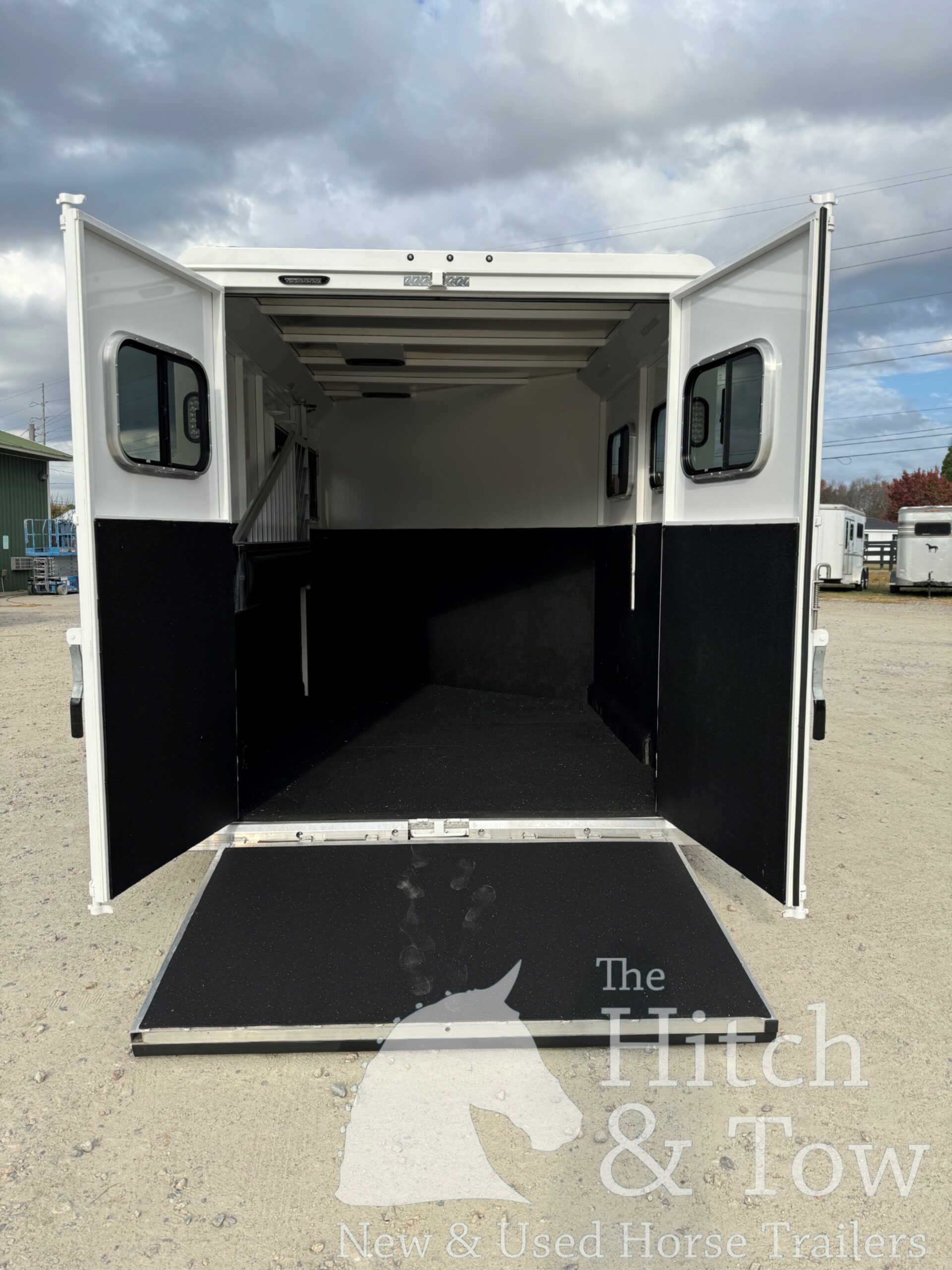 2023 TRAILS WEST CLASSIC II 2 HORSE SLANT LOAD BUMPER PULL $17,900