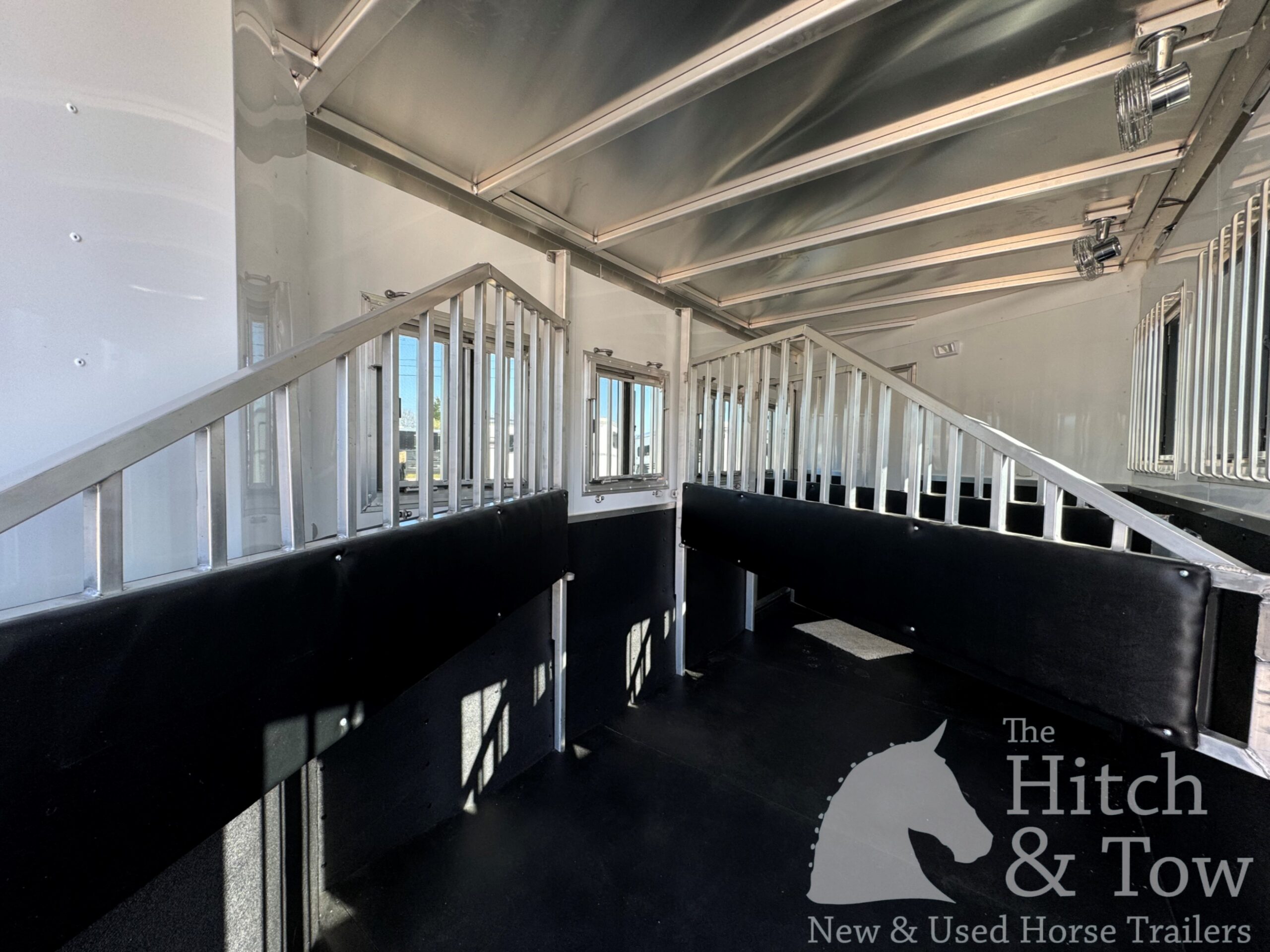 2025 KIEFERBILT 4 HORSE W/ 7’9″ JBJ CONVERSIONS LIVING QUARTERS, TONS OF UPGRADES, & TONS OF STORAGE!! $69,900