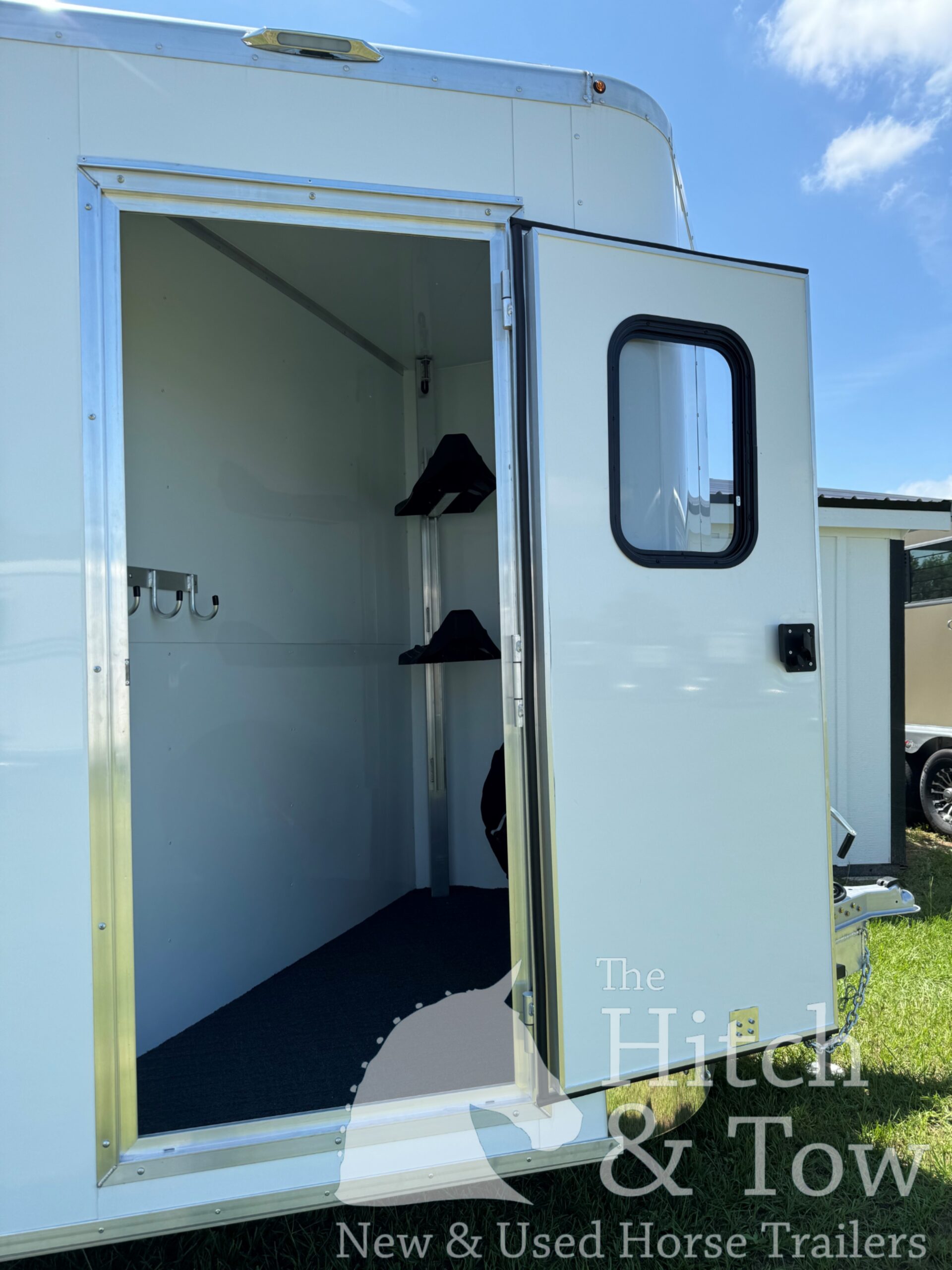 2026 KIEFERBILT 2 HORSE SLANT BUMPER PULL W/ DRESSING ROOM $20,900