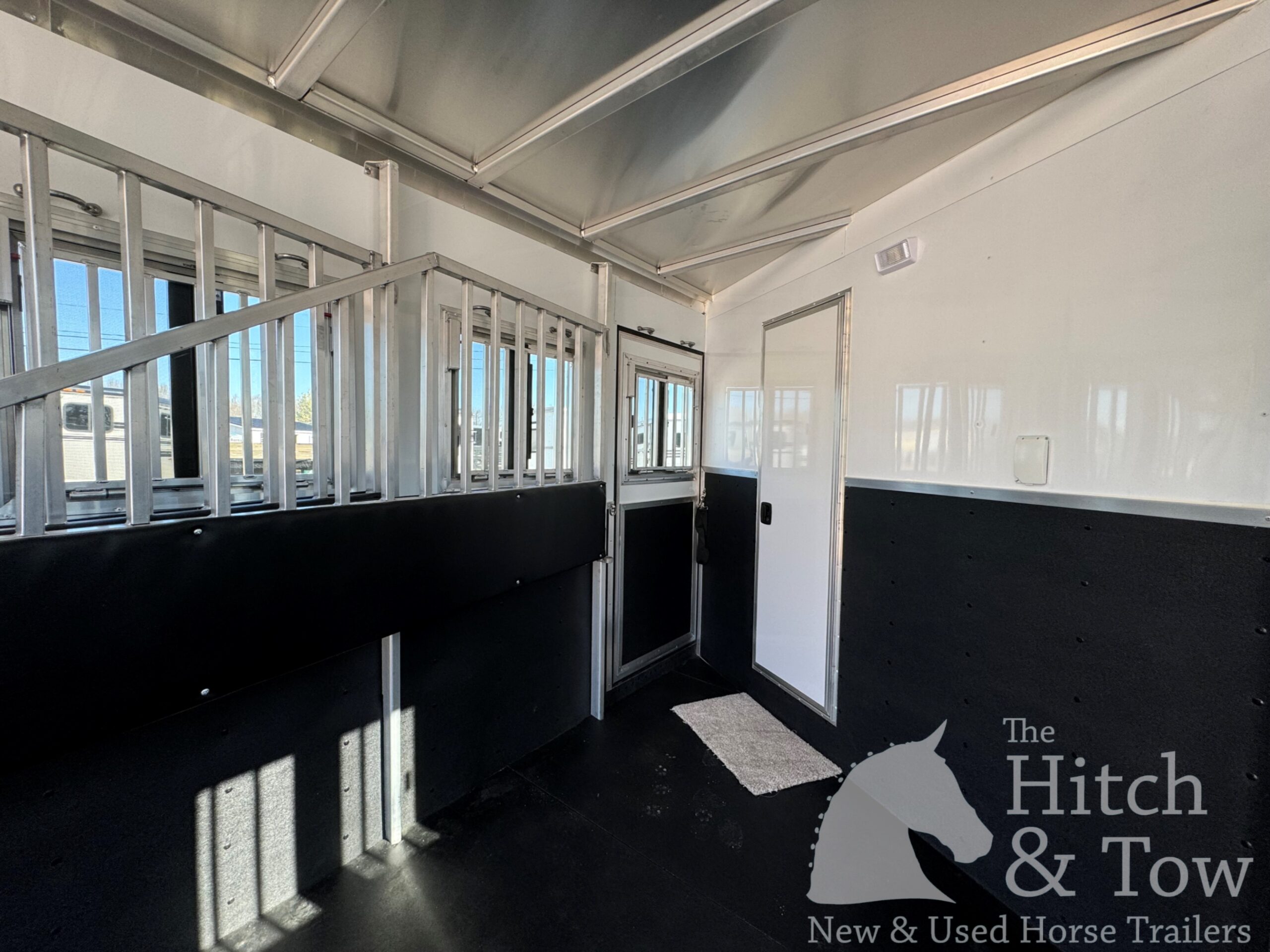 2025 KIEFERBILT 4 HORSE W/ 7’9″ JBJ CONVERSIONS LIVING QUARTERS, TONS OF UPGRADES, & TONS OF STORAGE!! $69,900