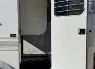 2005 TRAIL-ET 2 HORSE BUMPER PULL W/ DRESSING ROOM $10,900