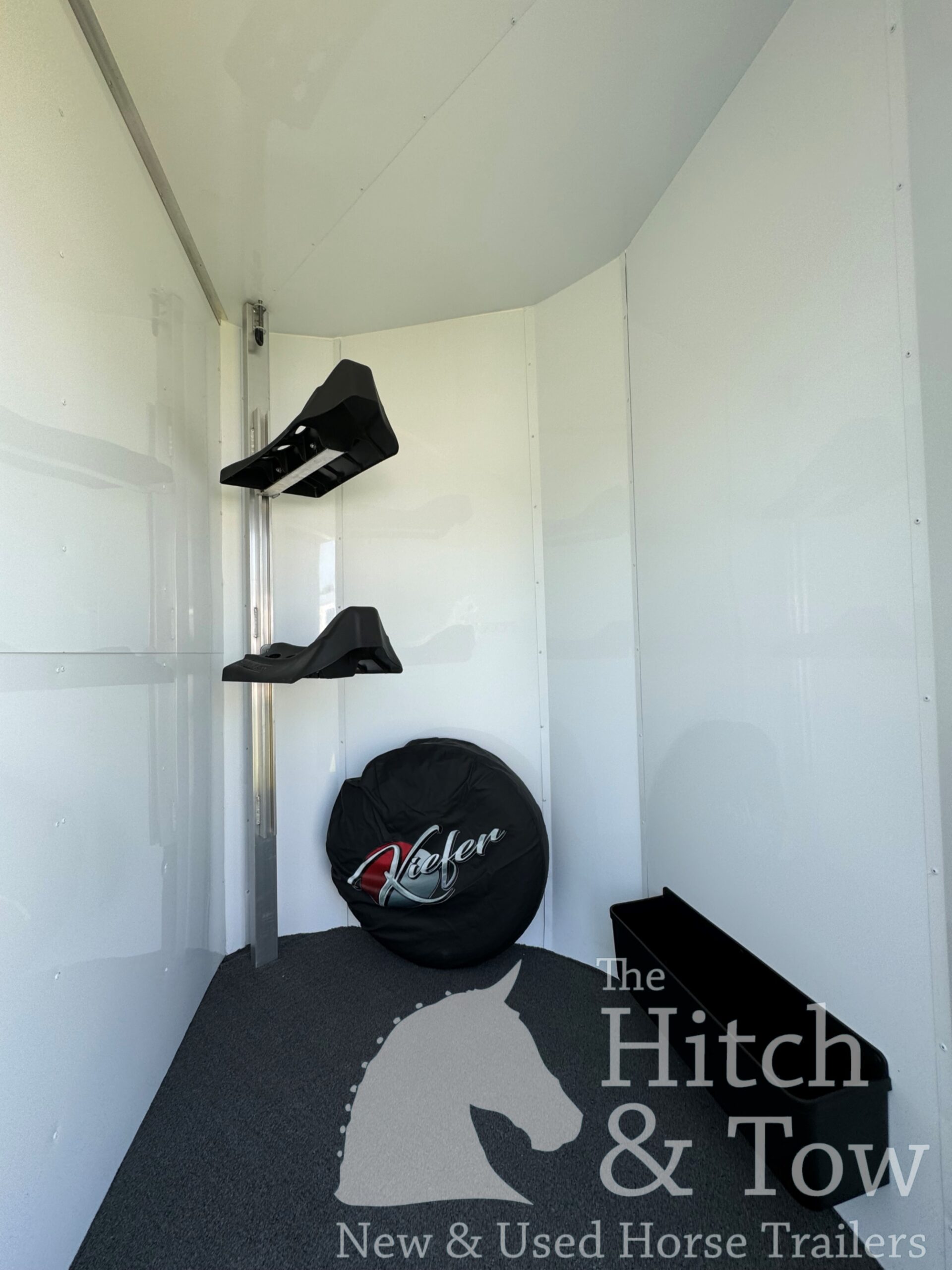 2026 KIEFERBILT 2 HORSE SLANT BUMPER PULL W/ DRESSING ROOM $20,900