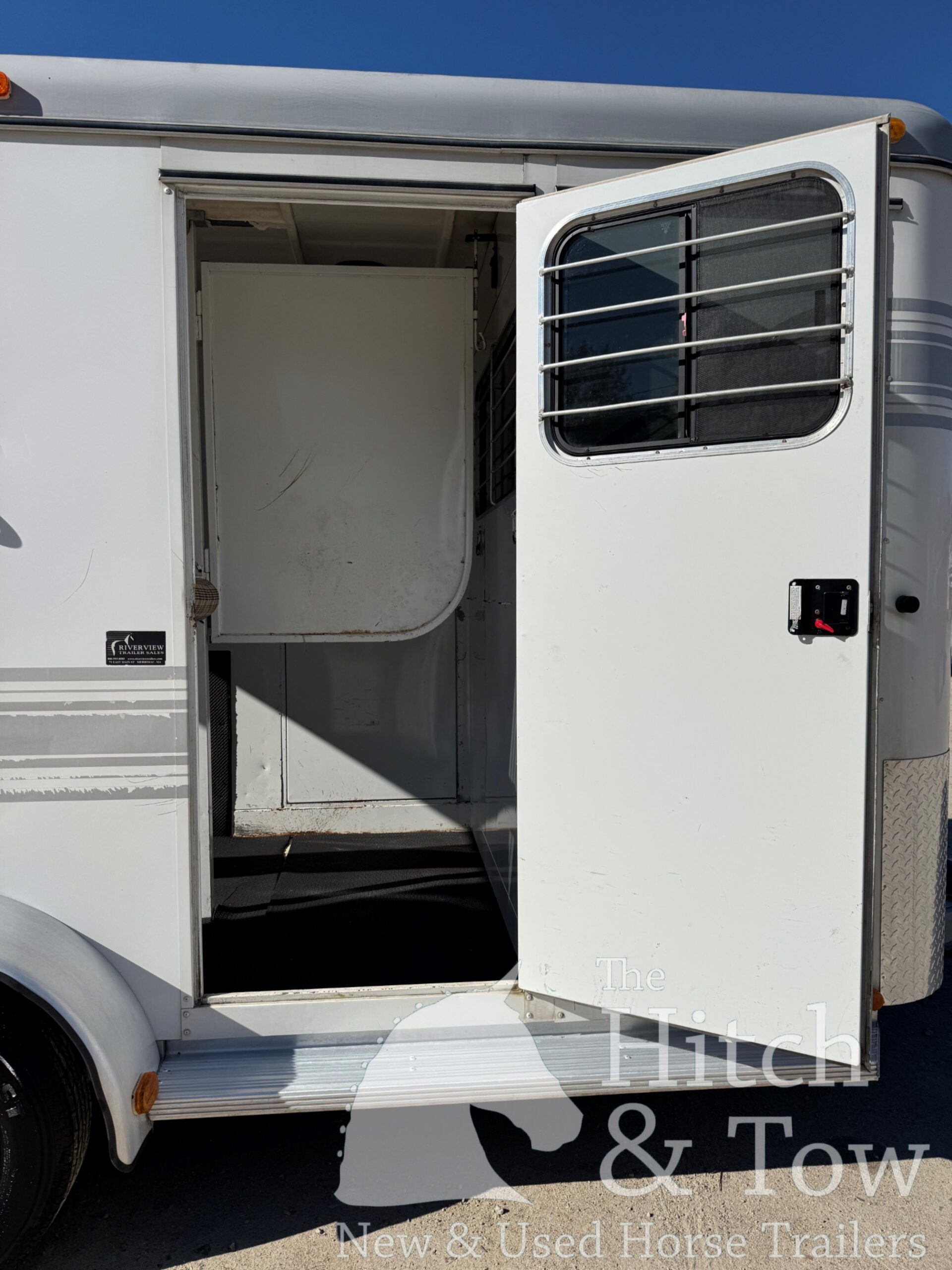 2005 TRAIL-ET 2 HORSE BUMPER PULL W/ DRESSING ROOM $10,900