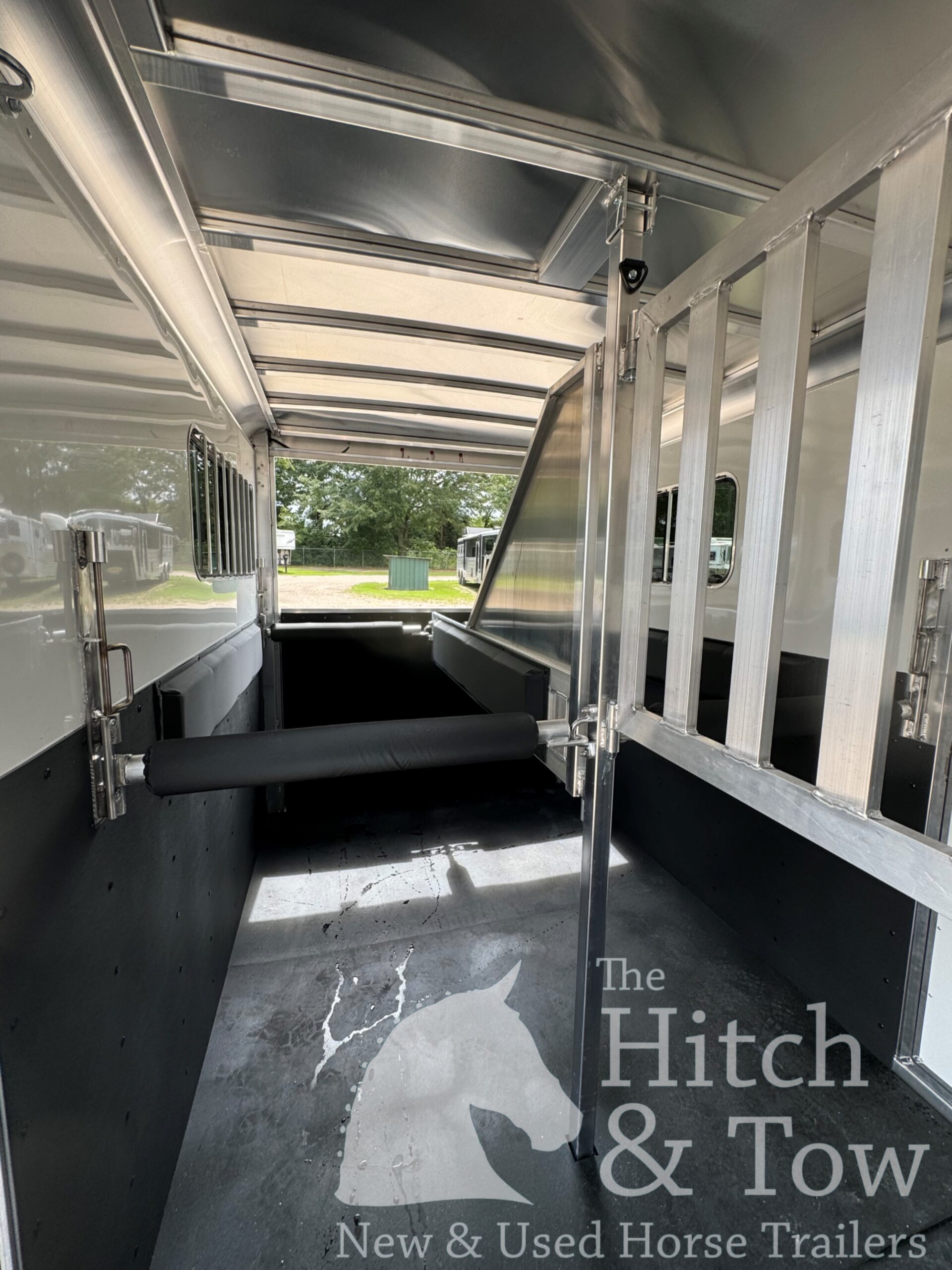 2026 ADAM JULITE 2 HORSE BUMPER PULL W/ SIDE RAMP $21,500