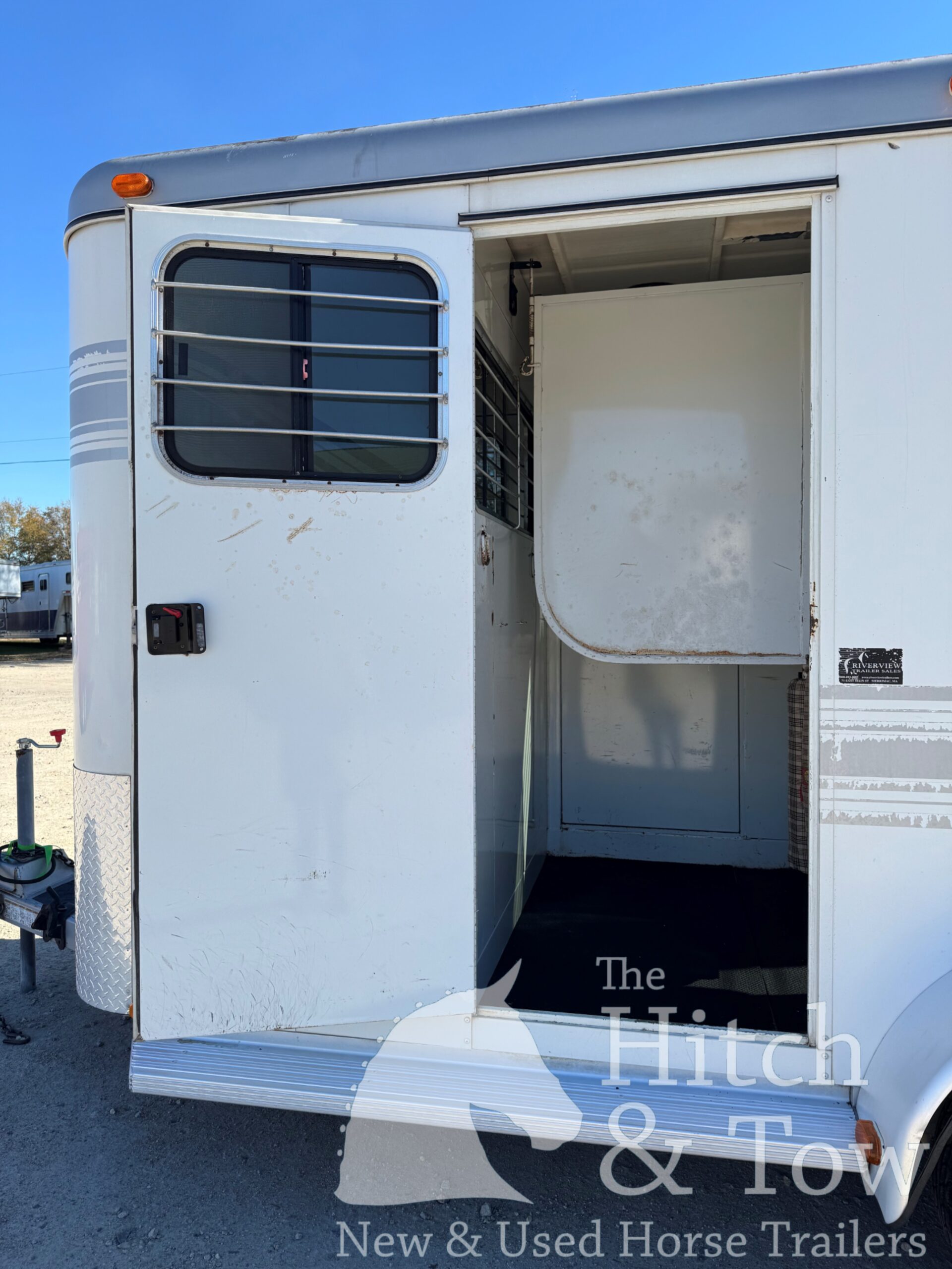 2005 TRAIL-ET 2 HORSE BUMPER PULL W/ DRESSING ROOM $10,900