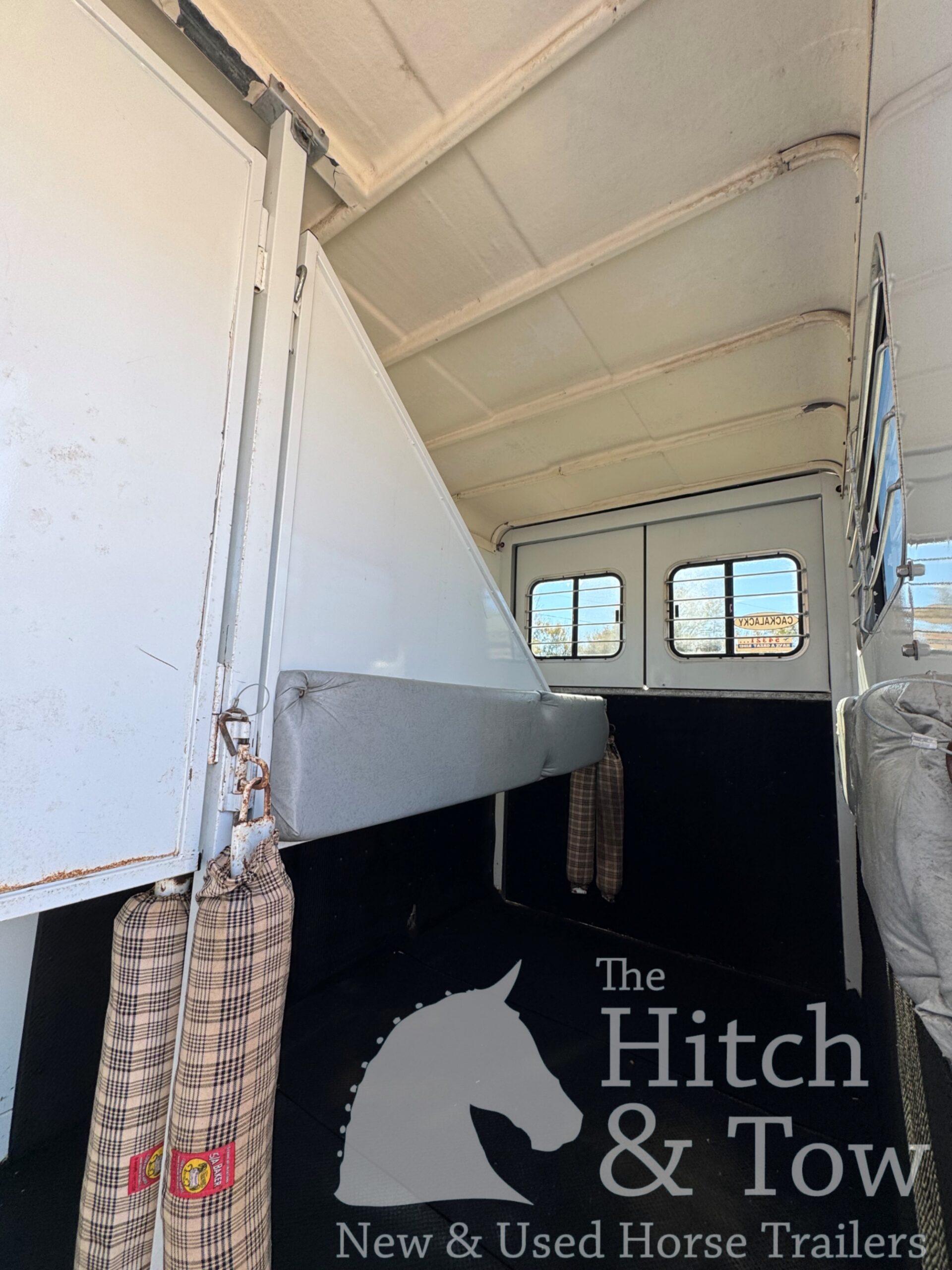 2005 TRAIL-ET 2 HORSE BUMPER PULL W/ DRESSING ROOM $10,900