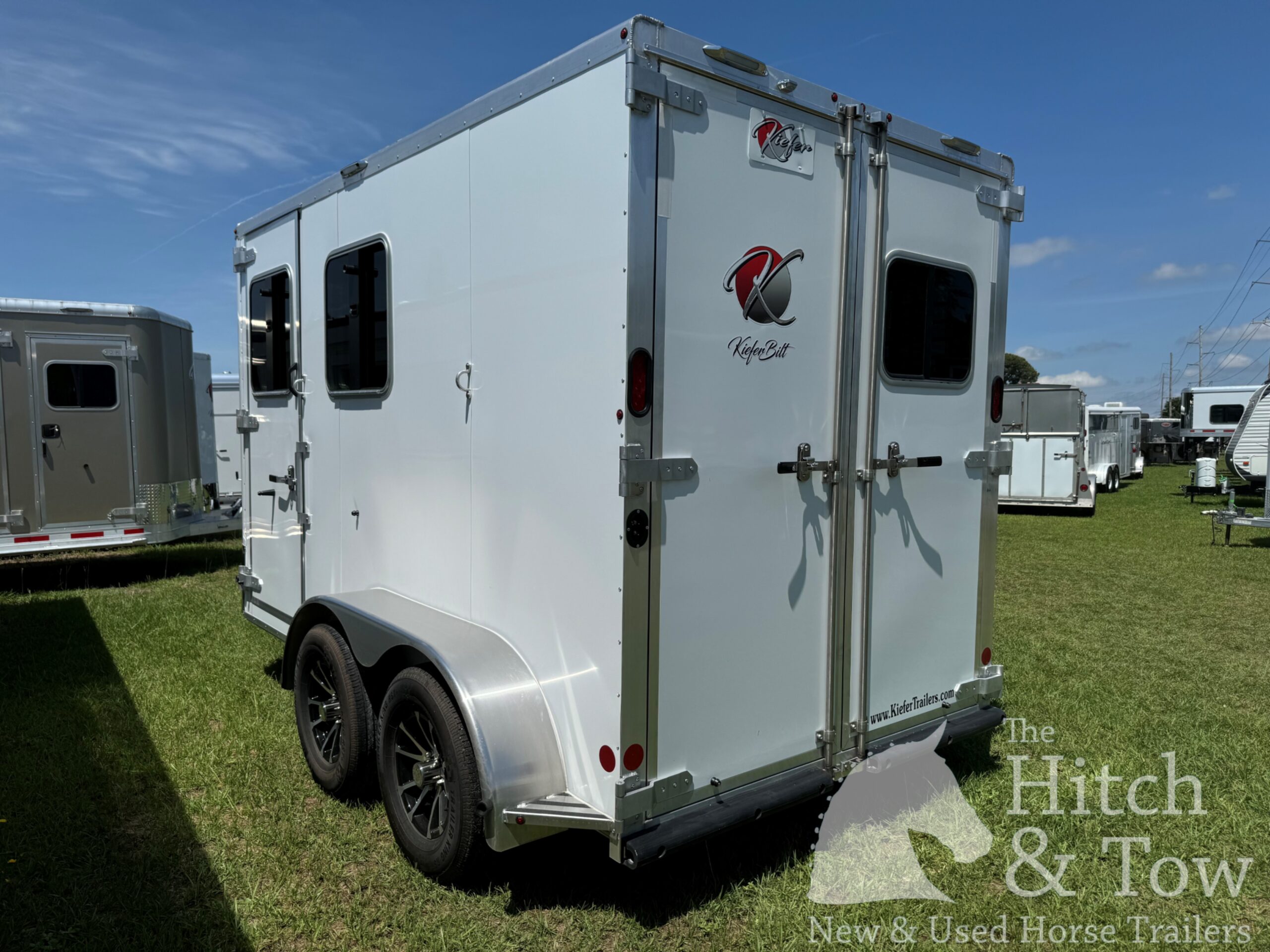 2026 KIEFERBILT 2 HORSE SLANT BUMPER PULL W/ DRESSING ROOM $20,900