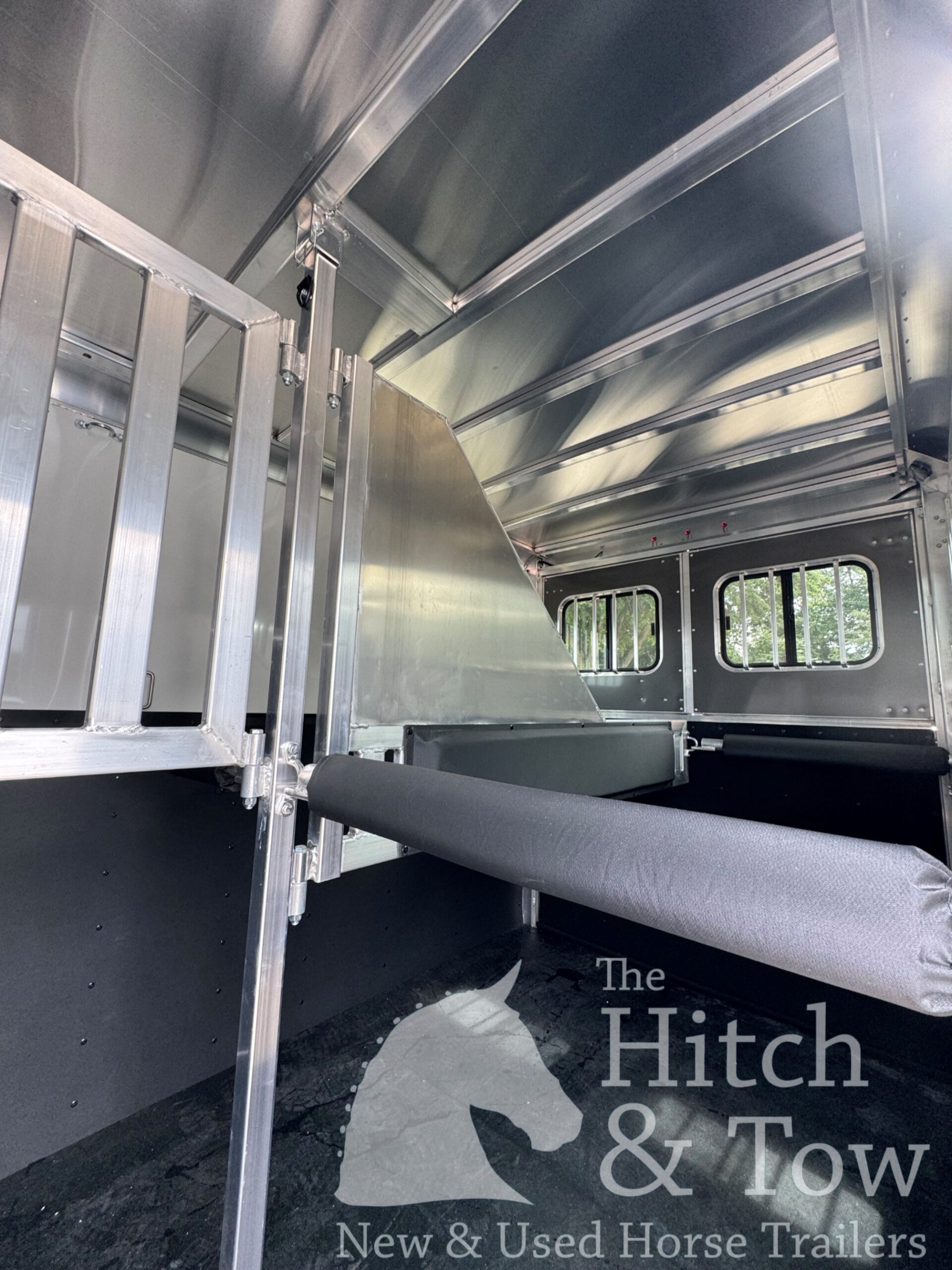 2026 ADAM JULITE 2 HORSE BUMPER PULL W/ SIDE RAMP $21,500