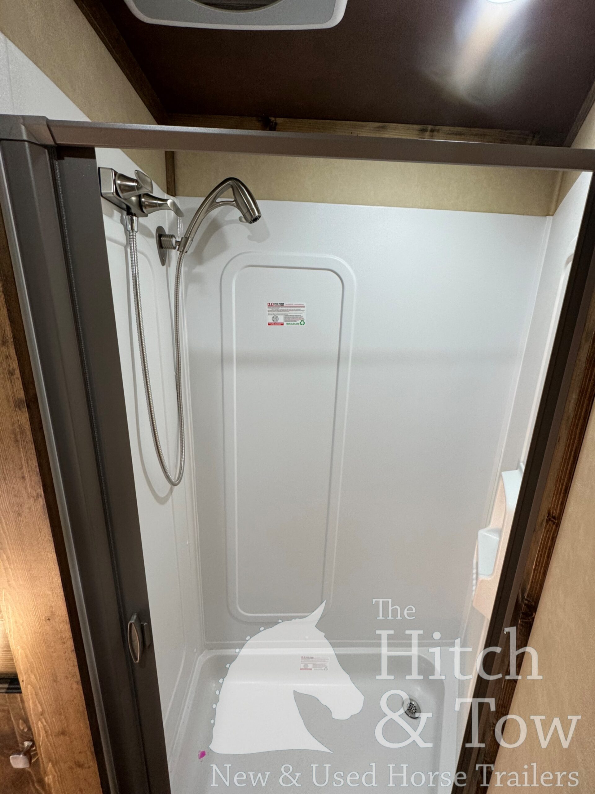 2025 KIEFERBILT 4 HORSE W/ 7’9″ JBJ CONVERSIONS LIVING QUARTERS, TONS OF UPGRADES, & TONS OF STORAGE!! $69,900