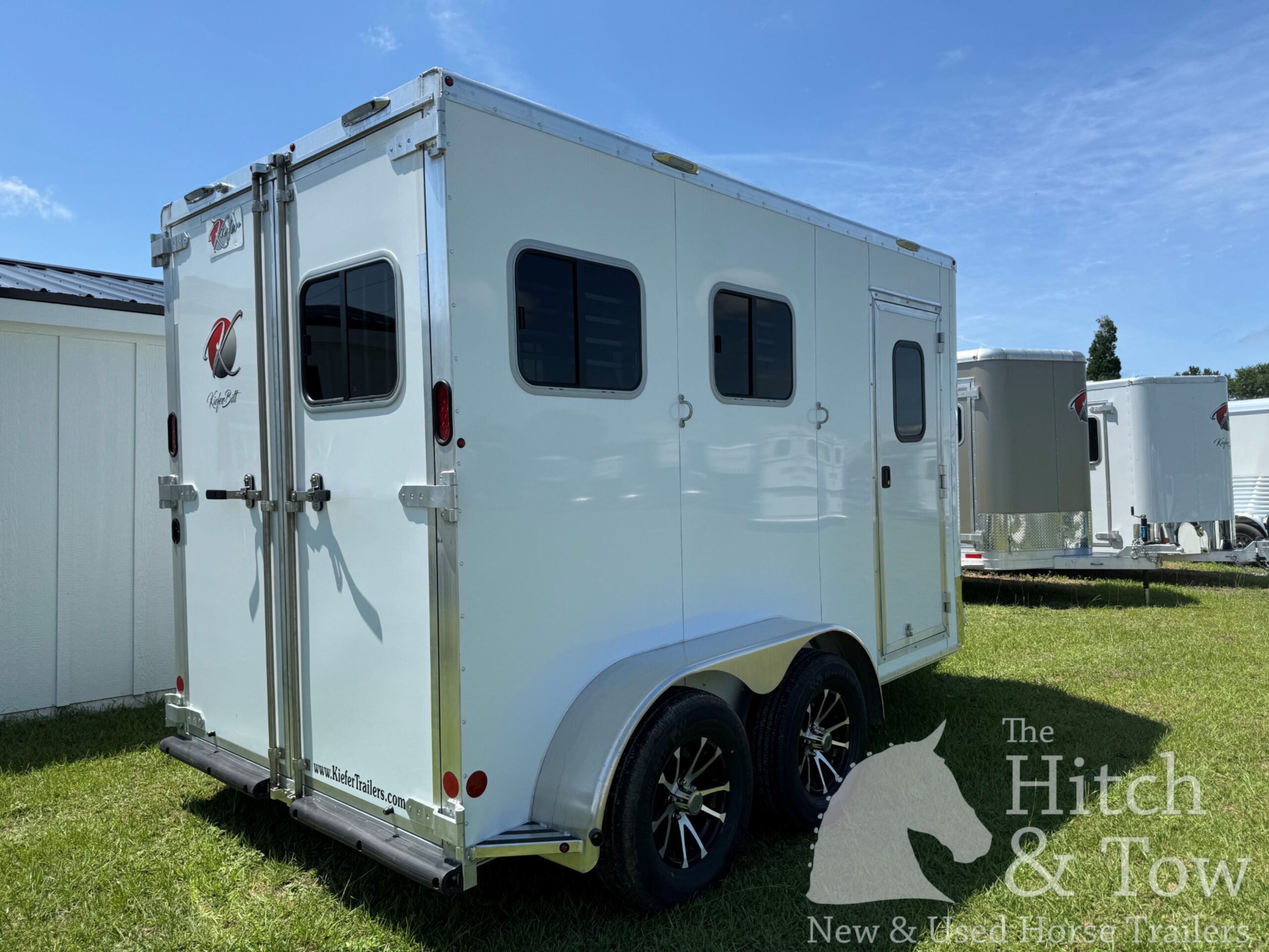2026 KIEFERBILT 2 HORSE SLANT BUMPER PULL W/ DRESSING ROOM $20,900