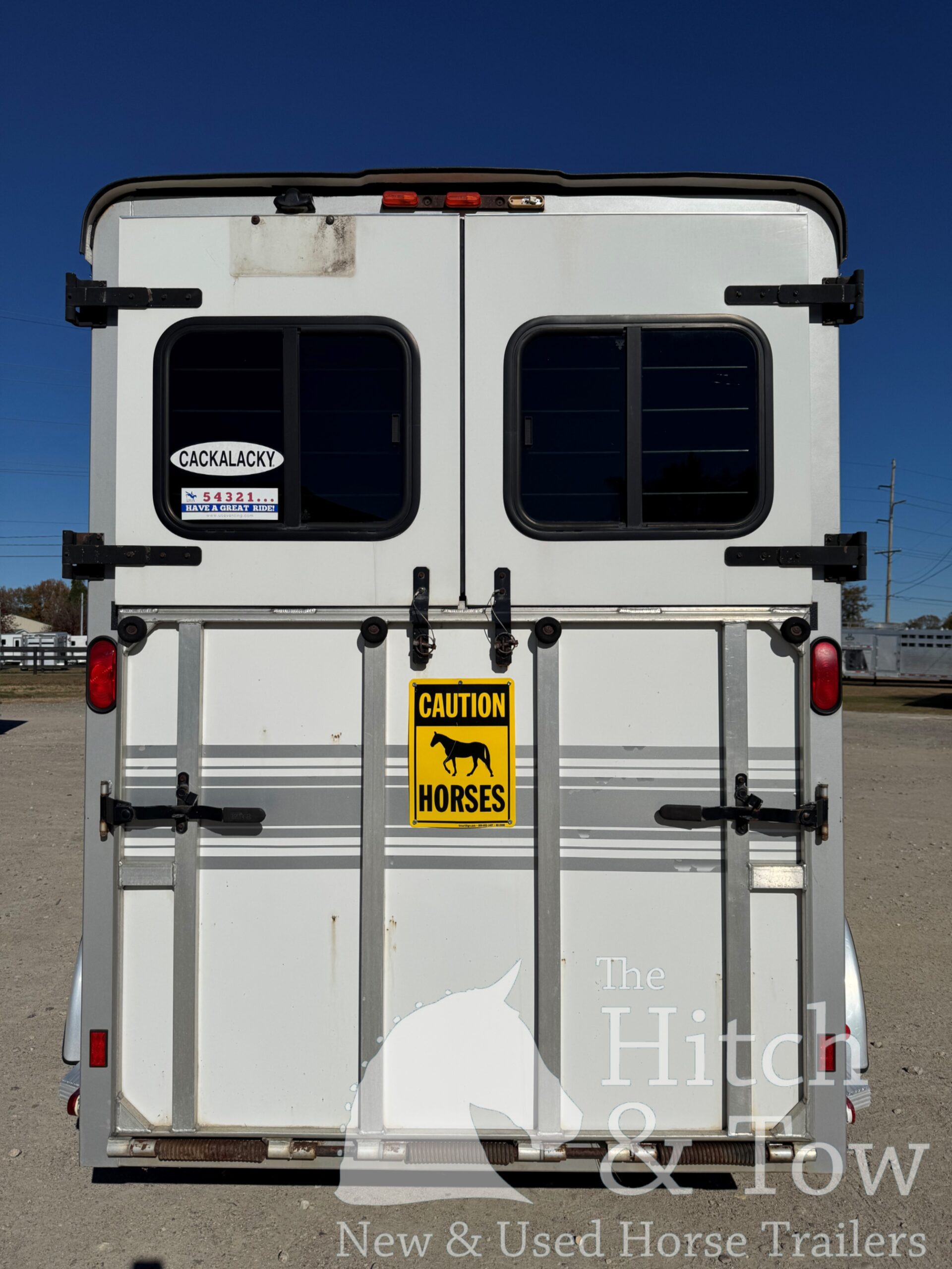2005 TRAIL-ET 2 HORSE BUMPER PULL W/ DRESSING ROOM $10,900