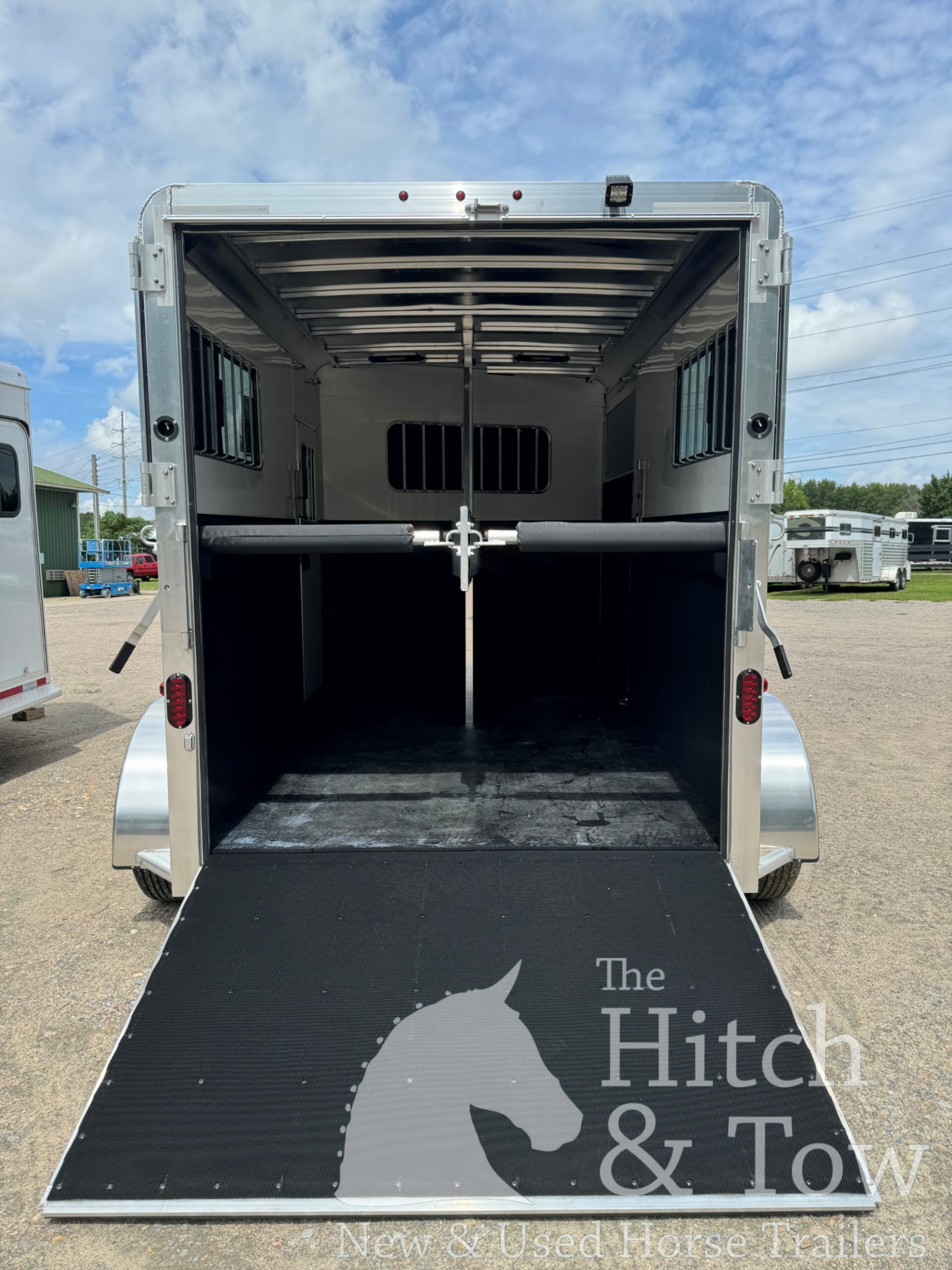 2026 ADAM JULITE 2 HORSE BUMPER PULL W/ SIDE RAMP $21,500