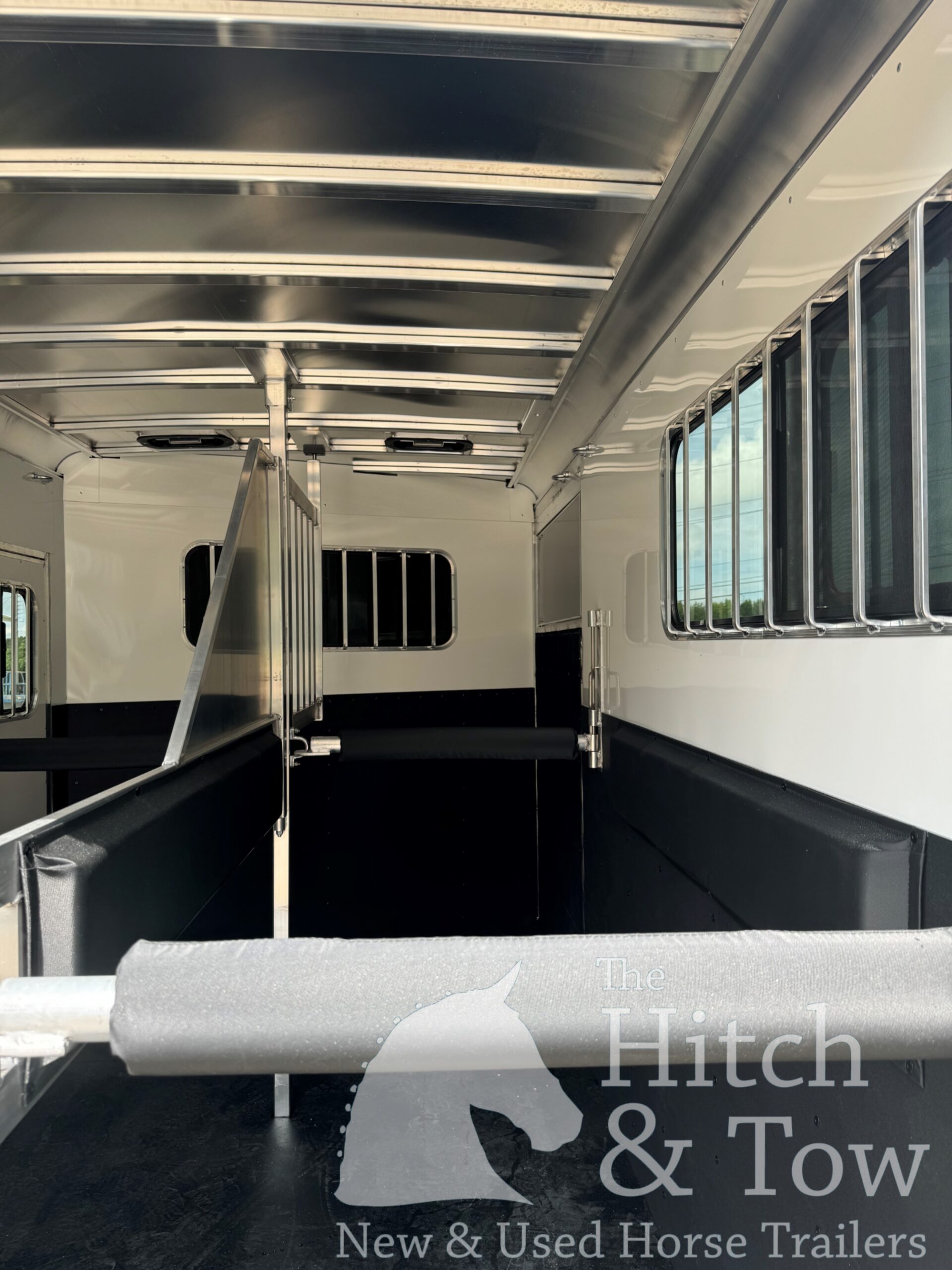 2026 ADAM JULITE 2 HORSE BUMPER PULL W/ SIDE RAMP $21,500