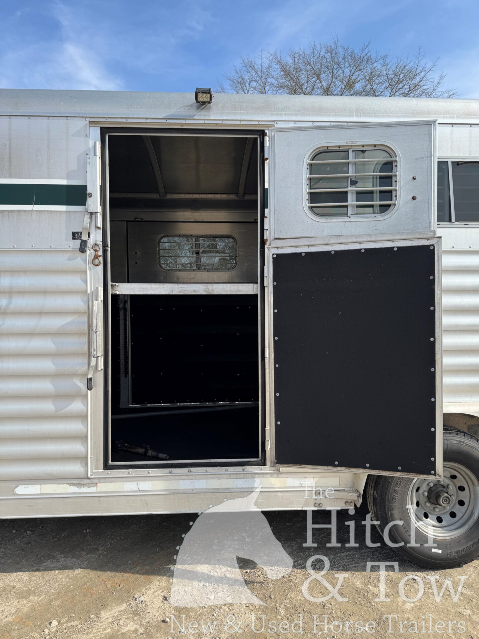 TRAINERS TRAILER!! 2002 4 STAR 5 HORSE HEAD TO HEAD $34,900