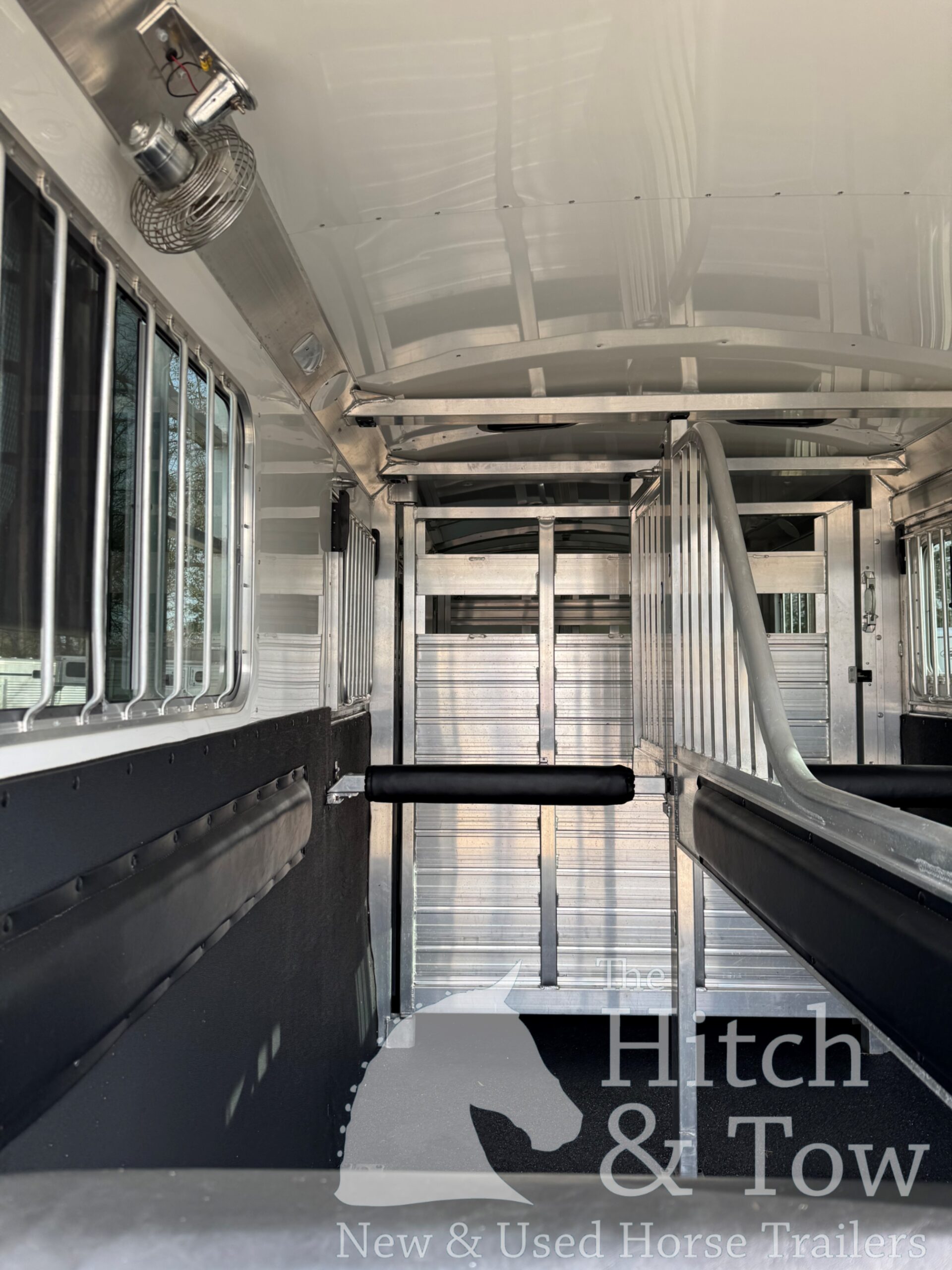 2022 4 STAR 4 HORSE HEAD TO HEAD, MAKES INTO 3 BOX STALLS!!! $79,900