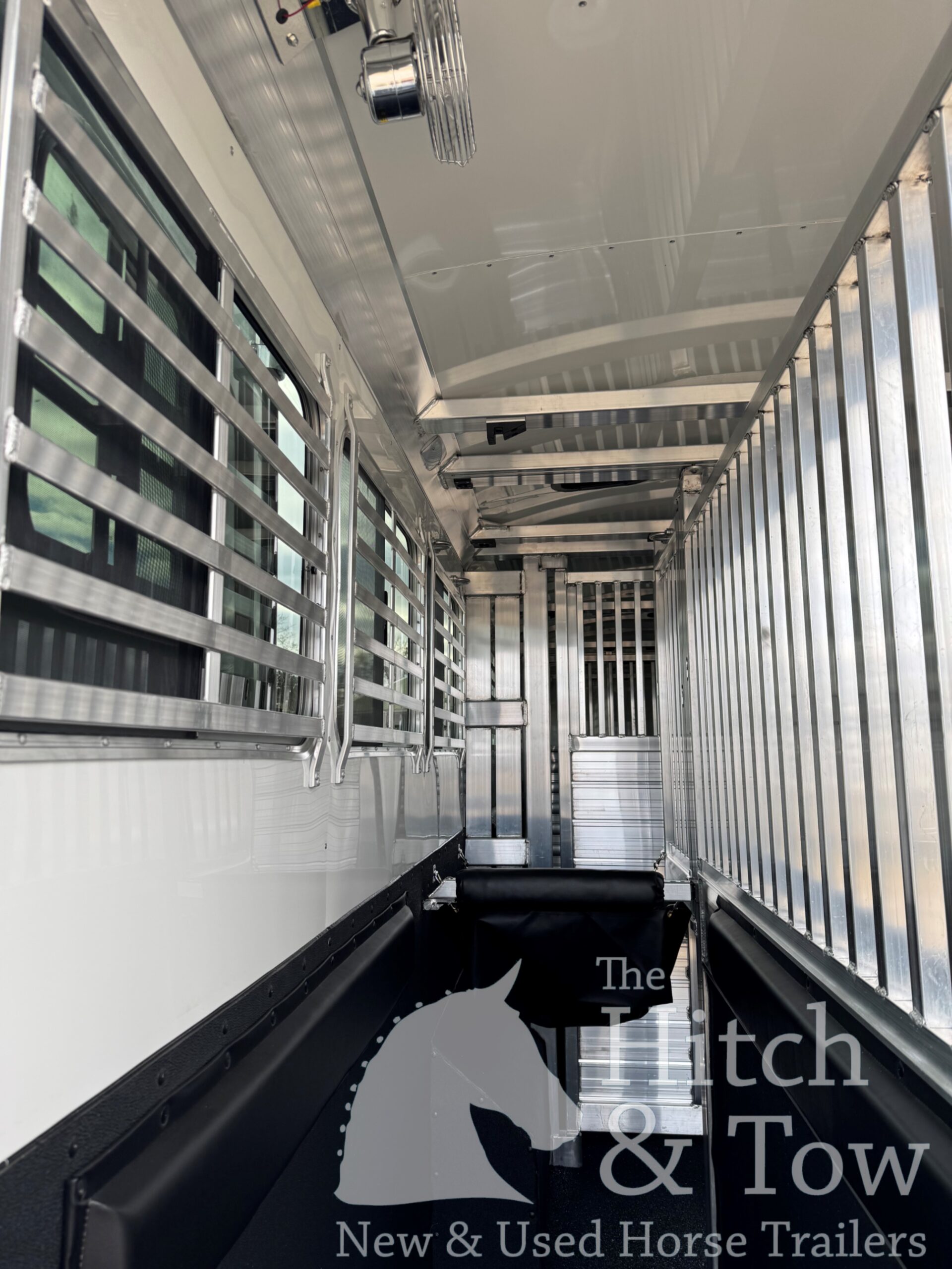 2026 4 STAR 6-8 HORSE HEAD TO HEAD W/ AIR RIDE & MANY UPGRADES $159,900