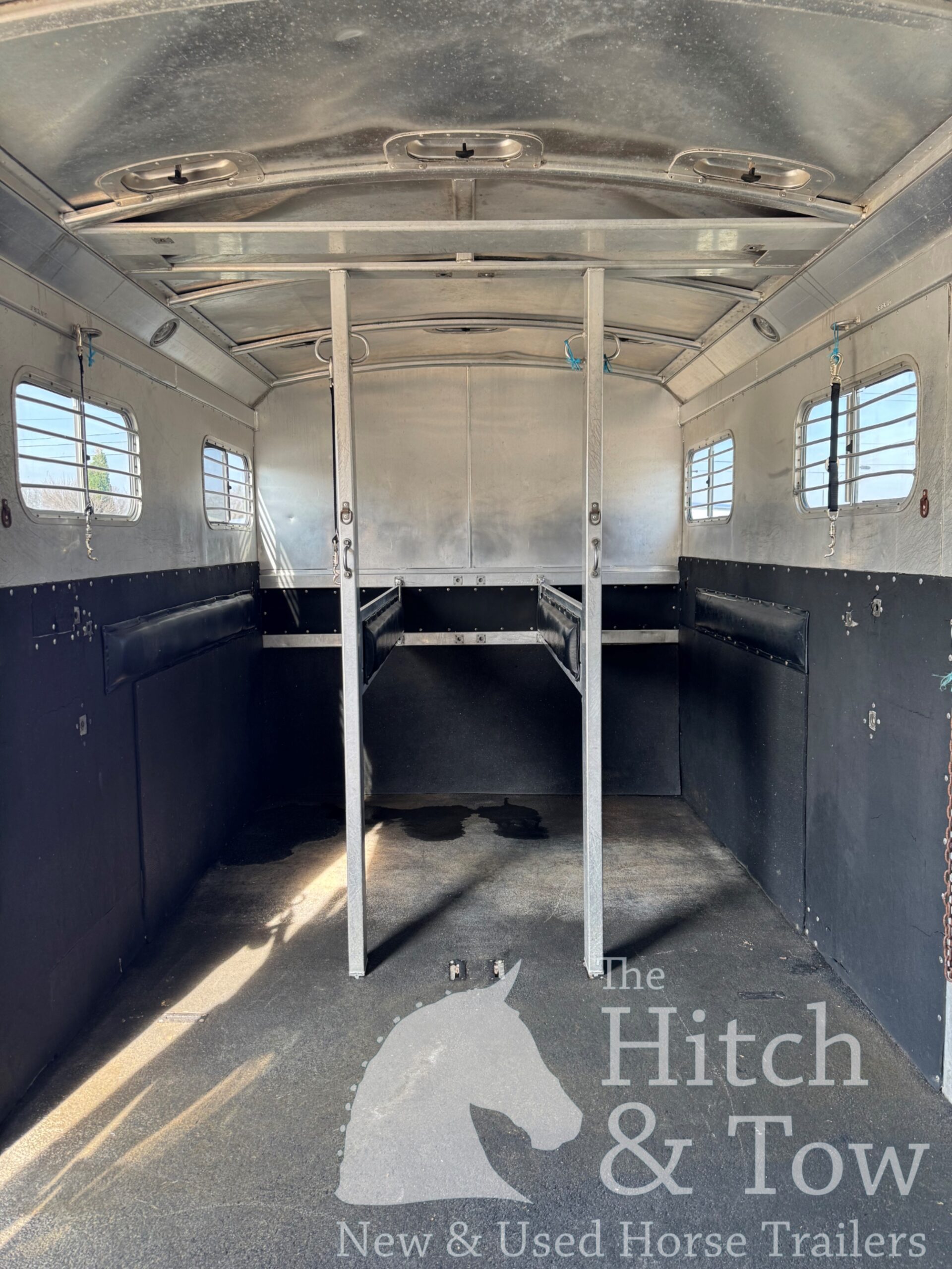 TRAINERS TRAILER!! 2002 4 STAR 5 HORSE HEAD TO HEAD $34,900