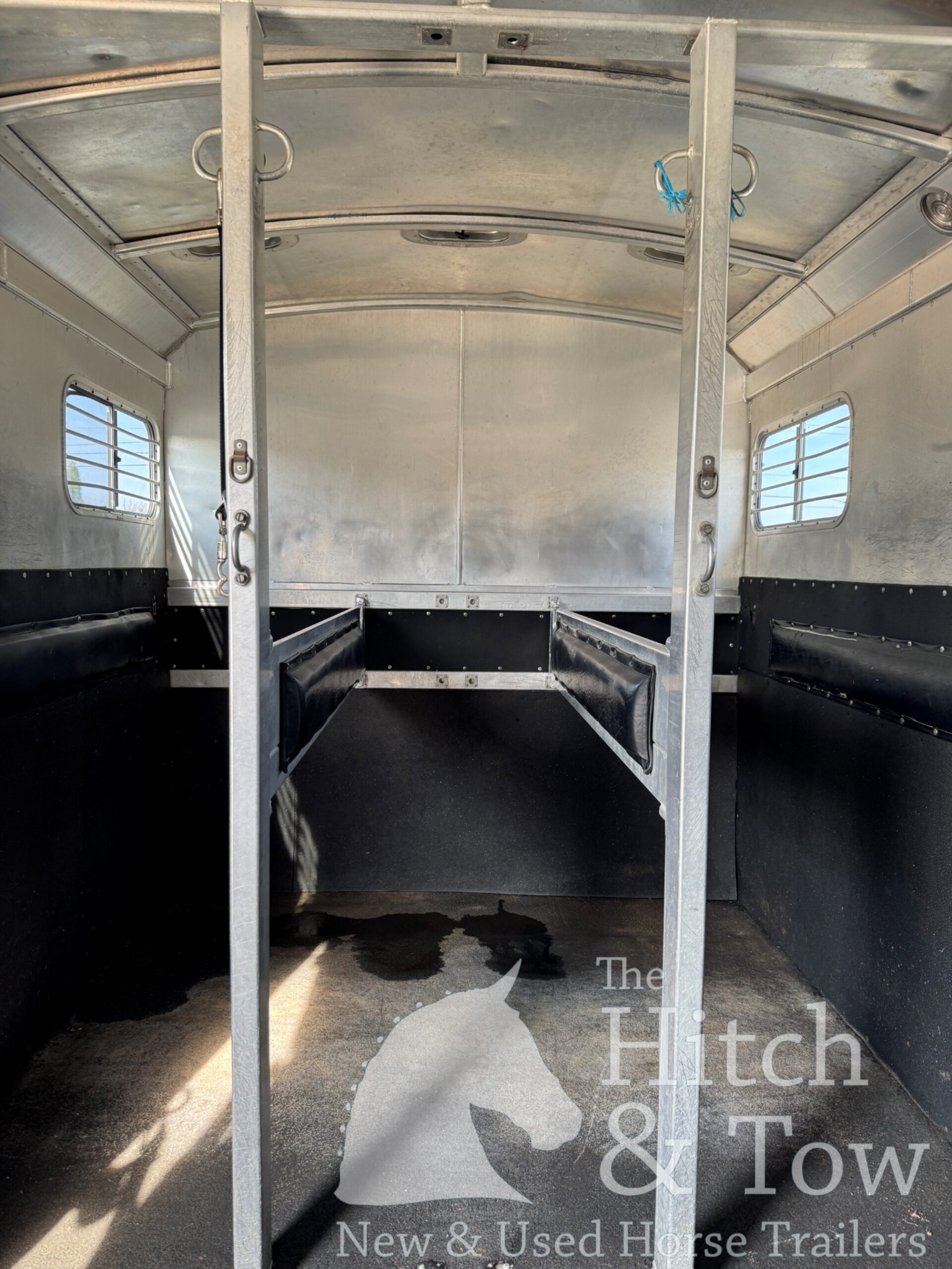 TRAINERS TRAILER!! 2002 4 STAR 5 HORSE HEAD TO HEAD $34,900