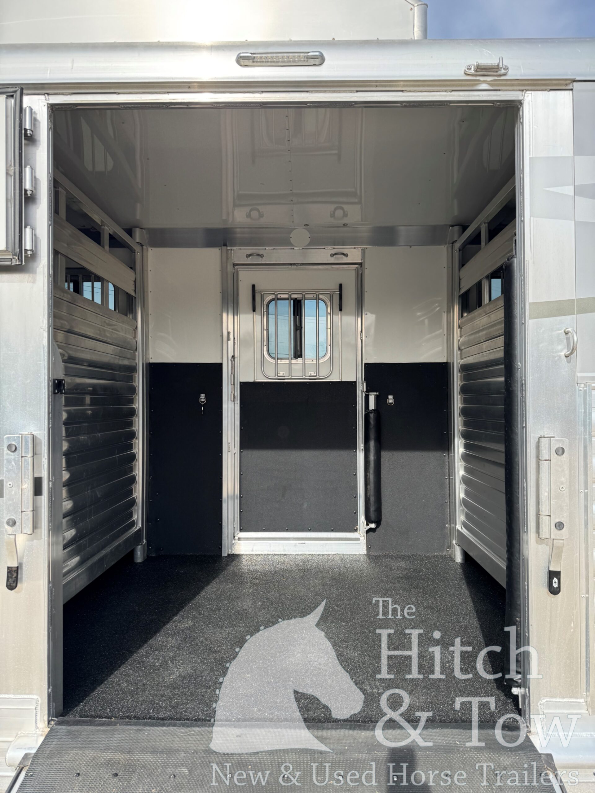 2022 4 STAR 4 HORSE HEAD TO HEAD, MAKES INTO 3 BOX STALLS!!! $79,900