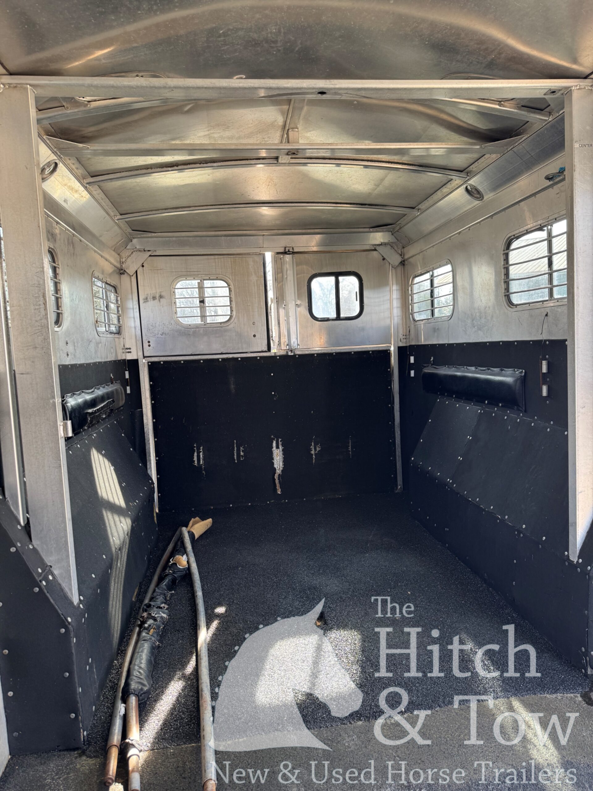 TRAINERS TRAILER!! 2002 4 STAR 5 HORSE HEAD TO HEAD $34,900