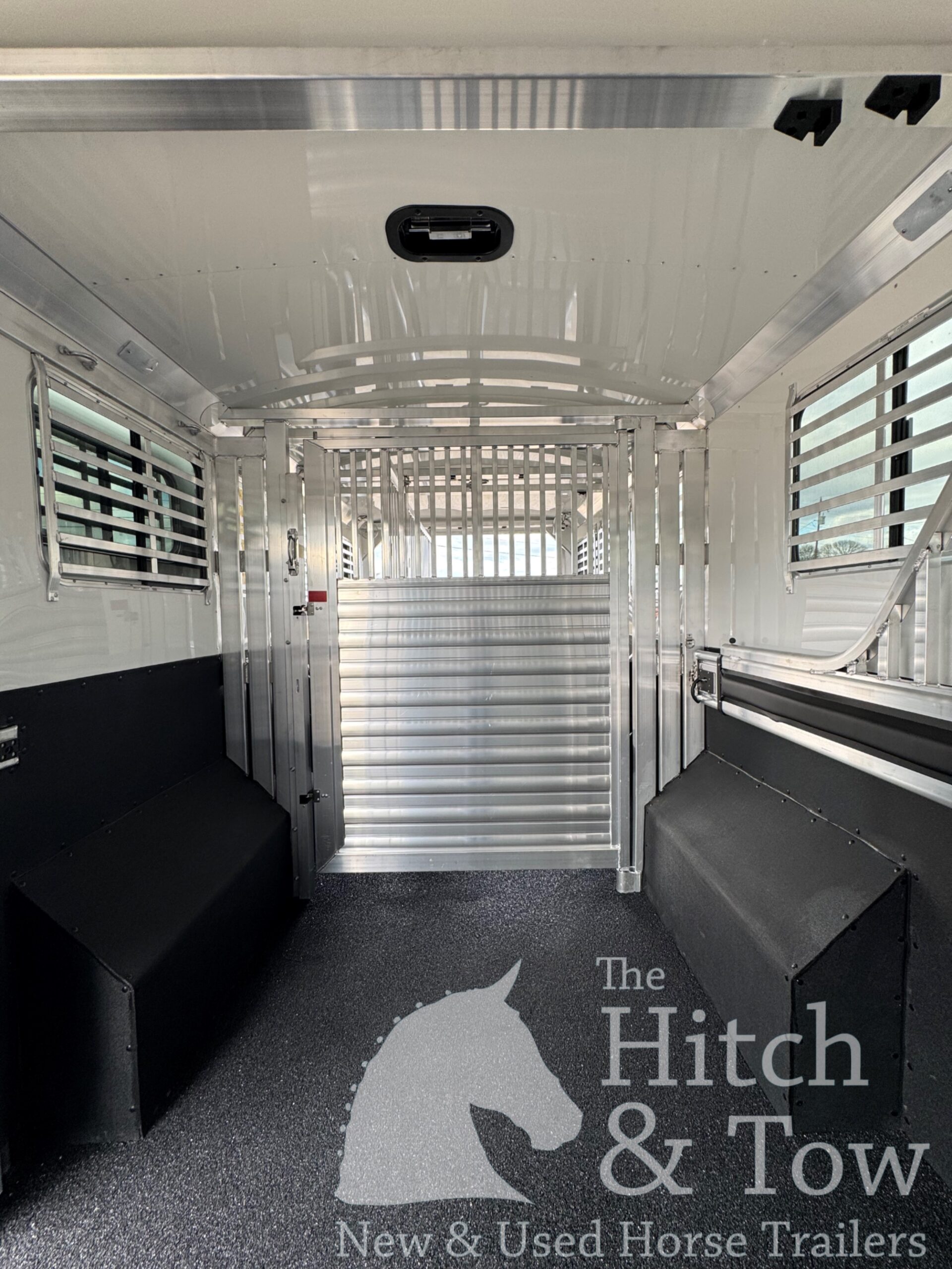 2026 4 STAR 6-8 HORSE HEAD TO HEAD W/ AIR RIDE & MANY UPGRADES $159,900