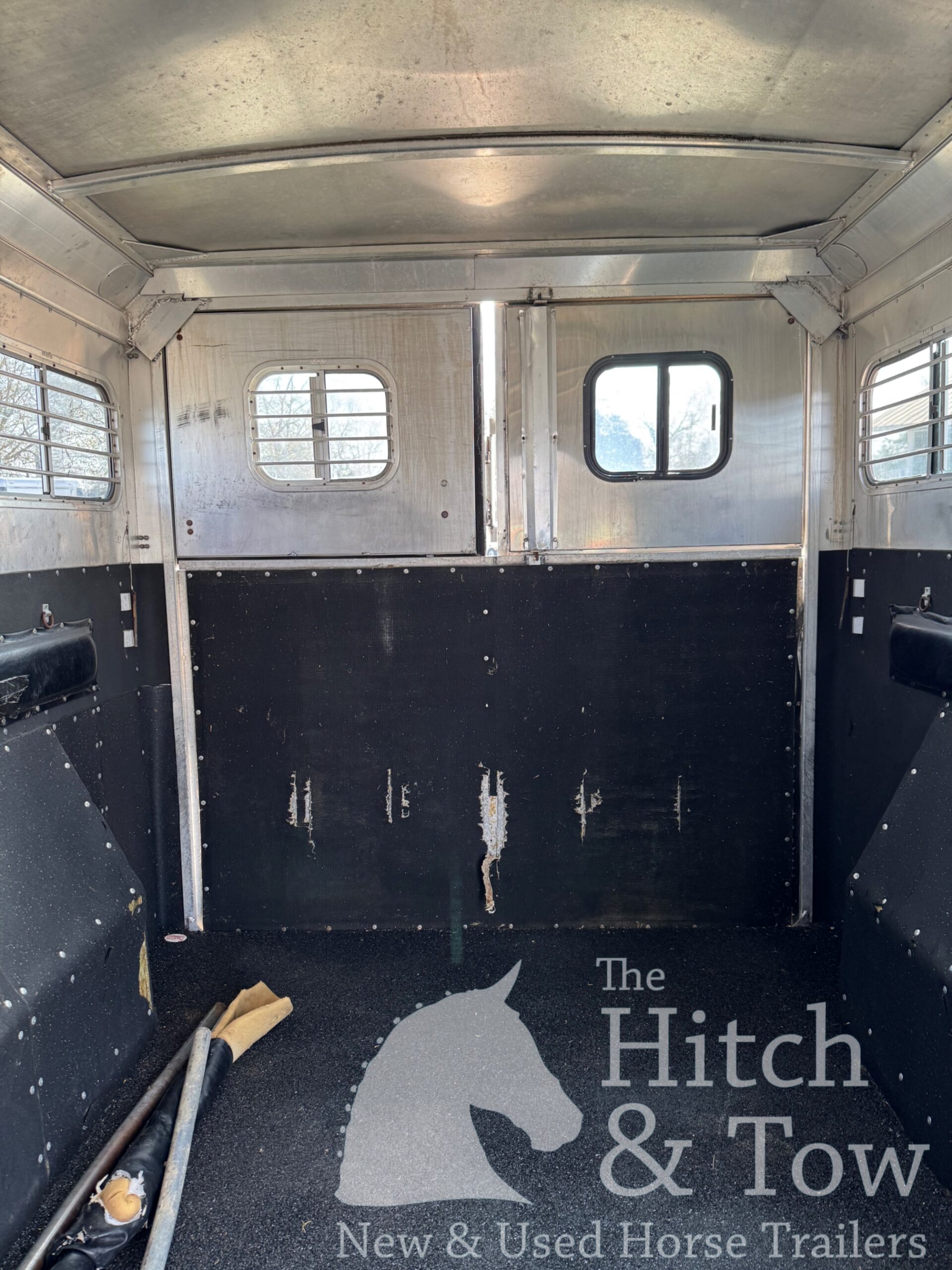 TRAINERS TRAILER!! 2002 4 STAR 5 HORSE HEAD TO HEAD $34,900