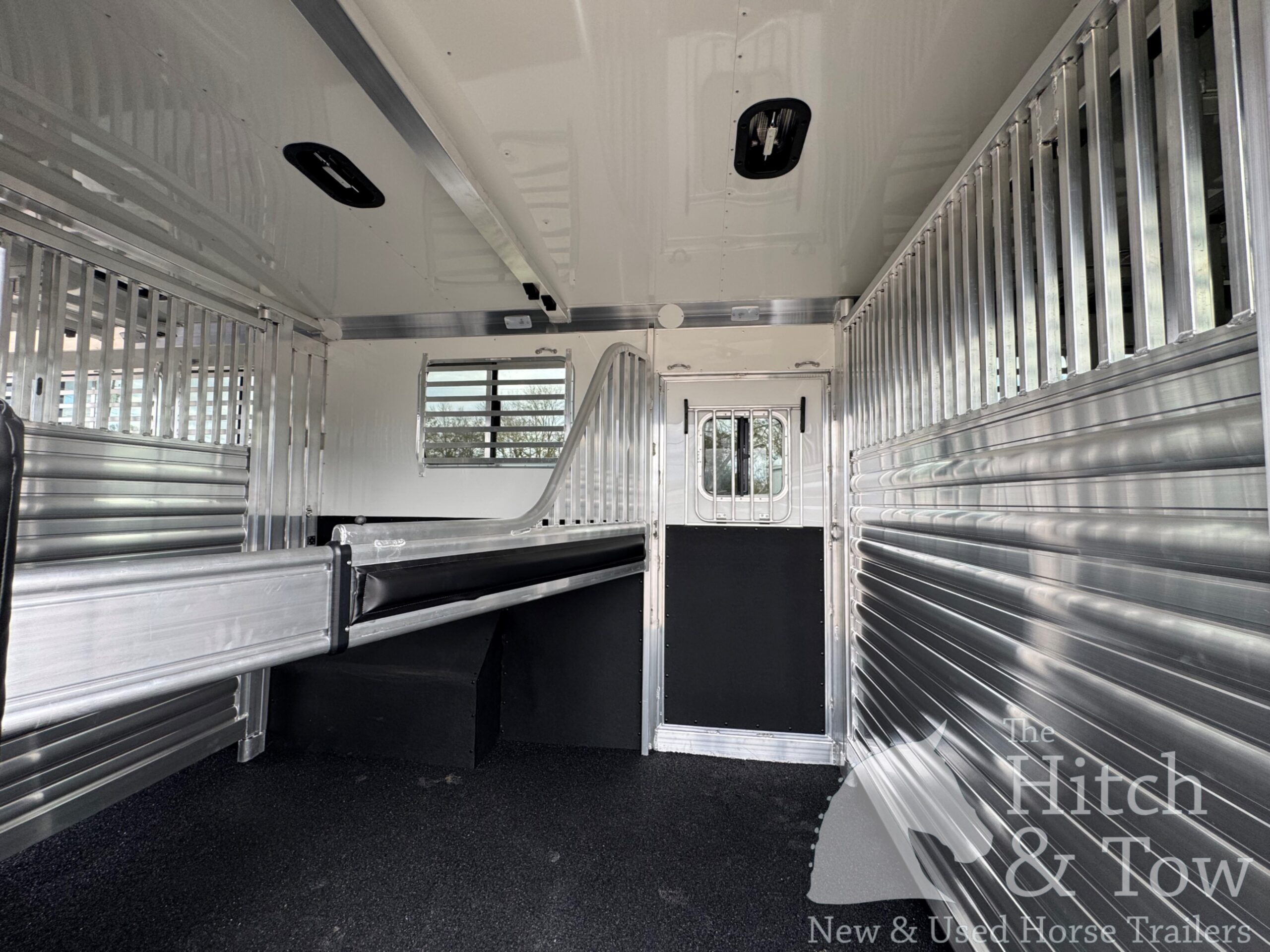 2026 4 STAR 6-8 HORSE HEAD TO HEAD W/ AIR RIDE & MANY UPGRADES $159,900