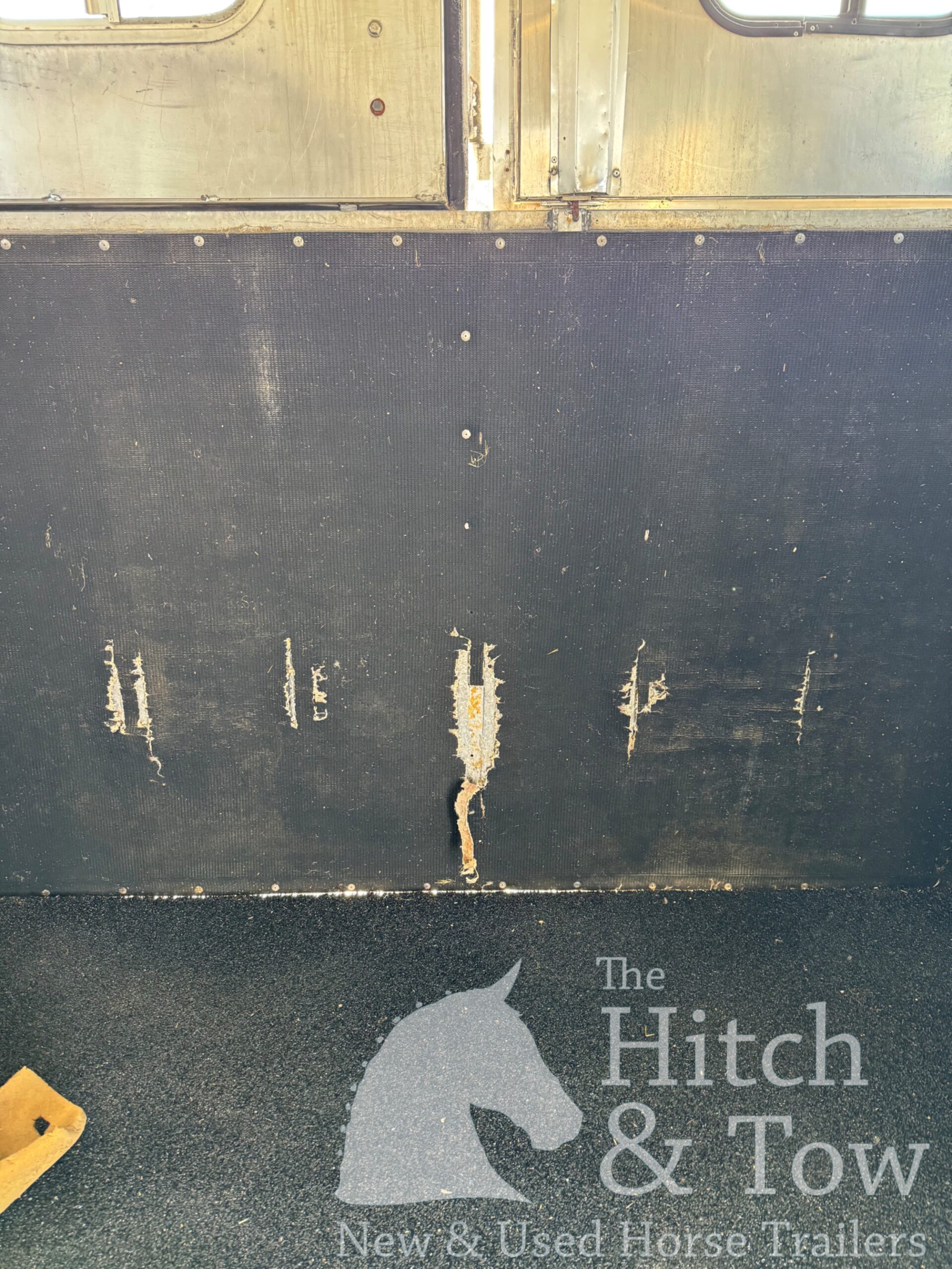 TRAINERS TRAILER!! 2002 4 STAR 5 HORSE HEAD TO HEAD $34,900