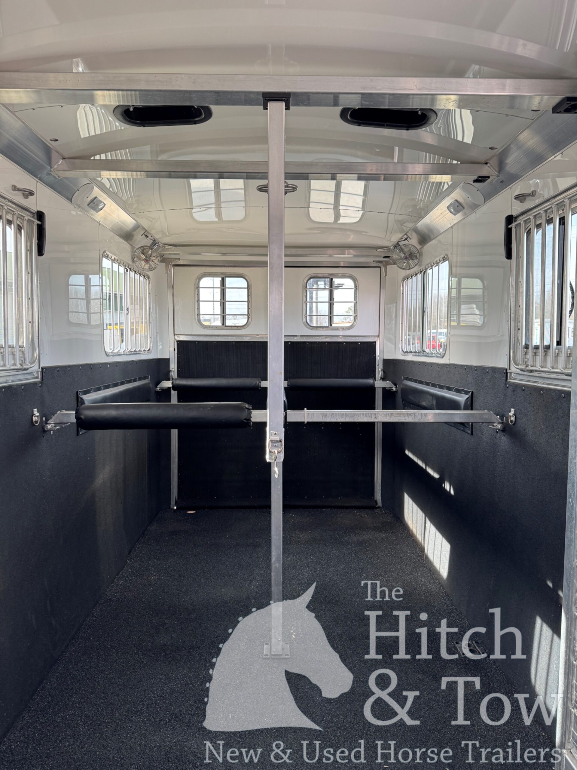 2022 4 STAR 4 HORSE HEAD TO HEAD, MAKES INTO 3 BOX STALLS!!! $79,900