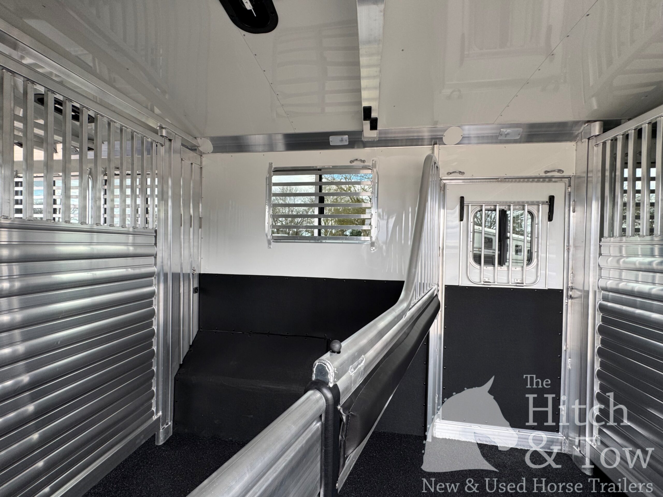 2026 4 STAR 6-8 HORSE HEAD TO HEAD W/ AIR RIDE & MANY UPGRADES $159,900