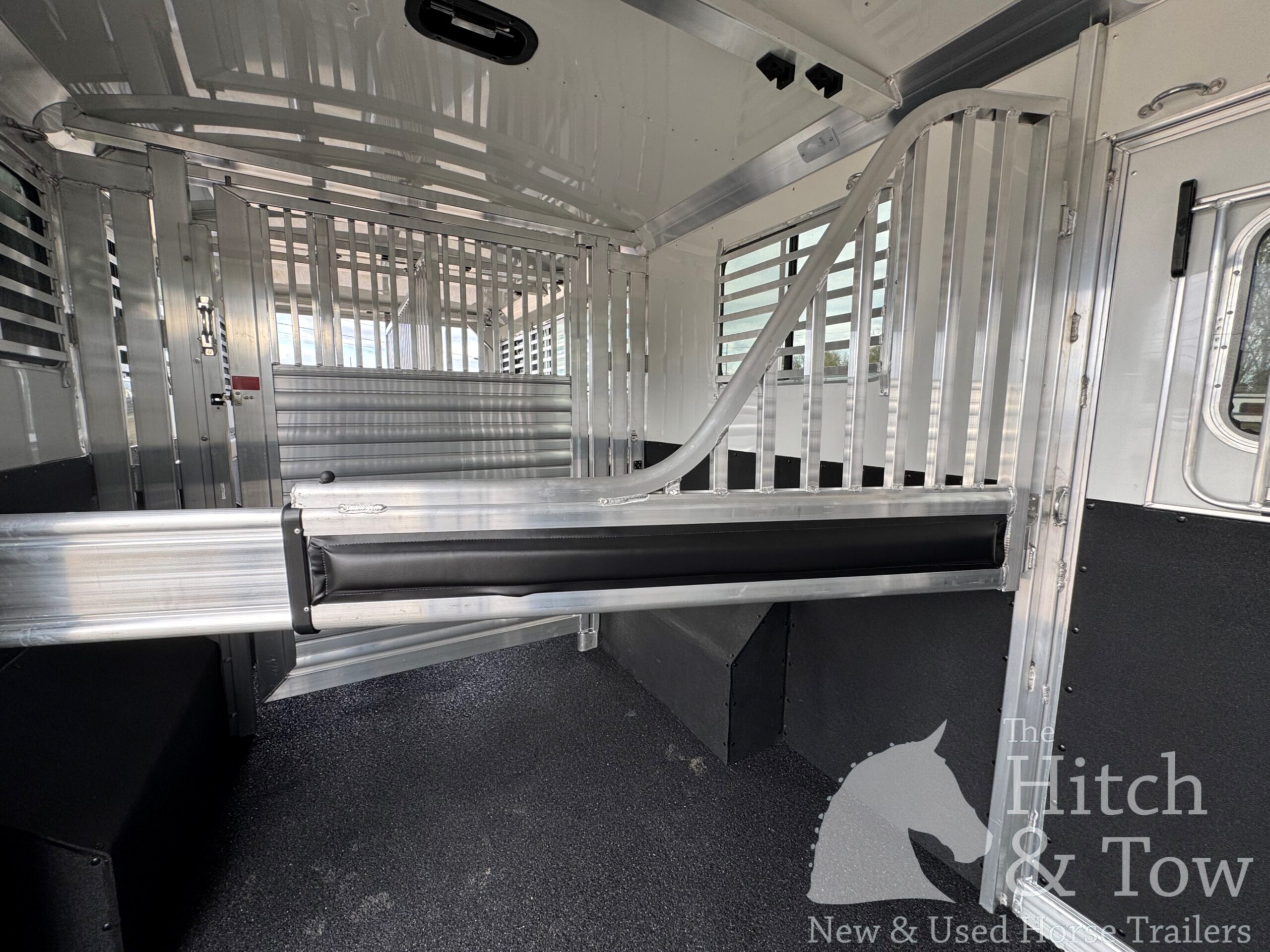 2026 4 STAR 6-8 HORSE HEAD TO HEAD W/ AIR RIDE & MANY UPGRADES $159,900