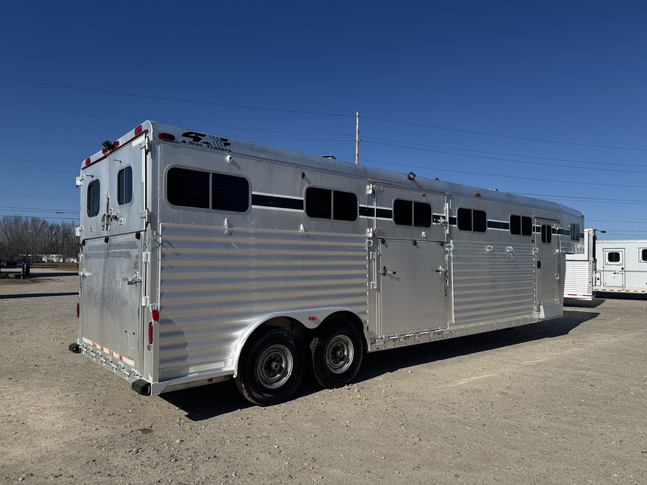 TRAINERS TRAILER!! 2002 4 STAR 5 HORSE HEAD TO HEAD $34,900
