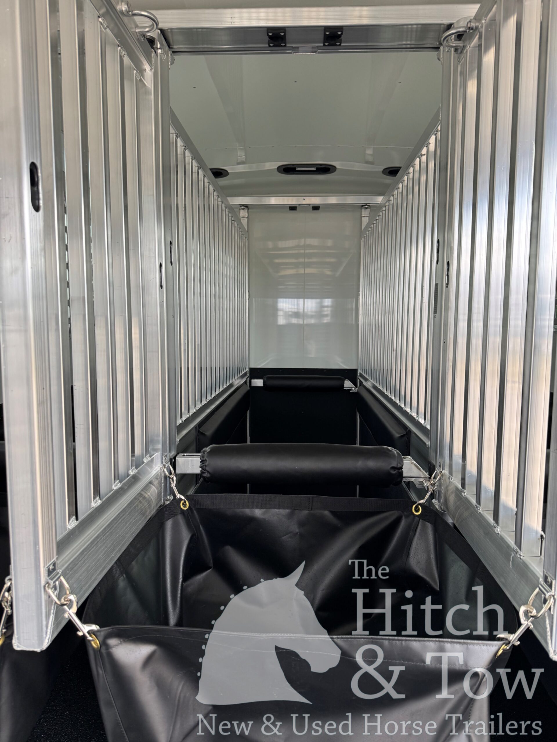 2026 4 STAR 6-8 HORSE HEAD TO HEAD W/ AIR RIDE & MANY UPGRADES $159,900