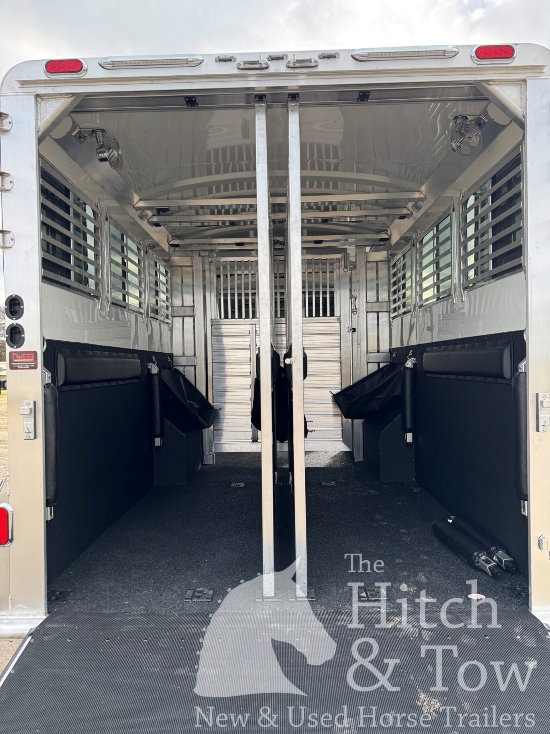 2026 4 STAR 6-8 HORSE HEAD TO HEAD W/ AIR RIDE & MANY UPGRADES $159,900