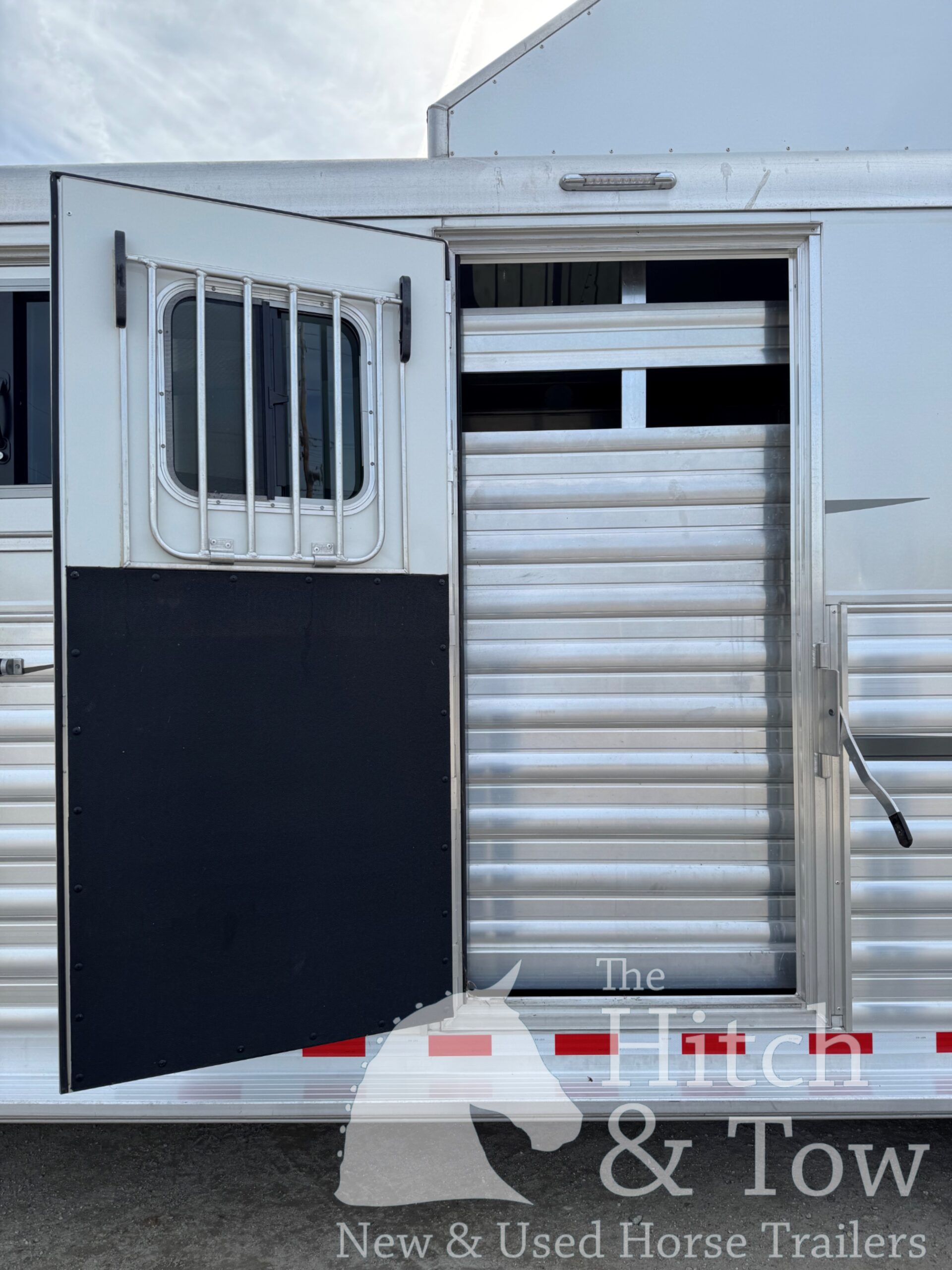 2022 4 STAR 4 HORSE HEAD TO HEAD, MAKES INTO 3 BOX STALLS!!! $79,900