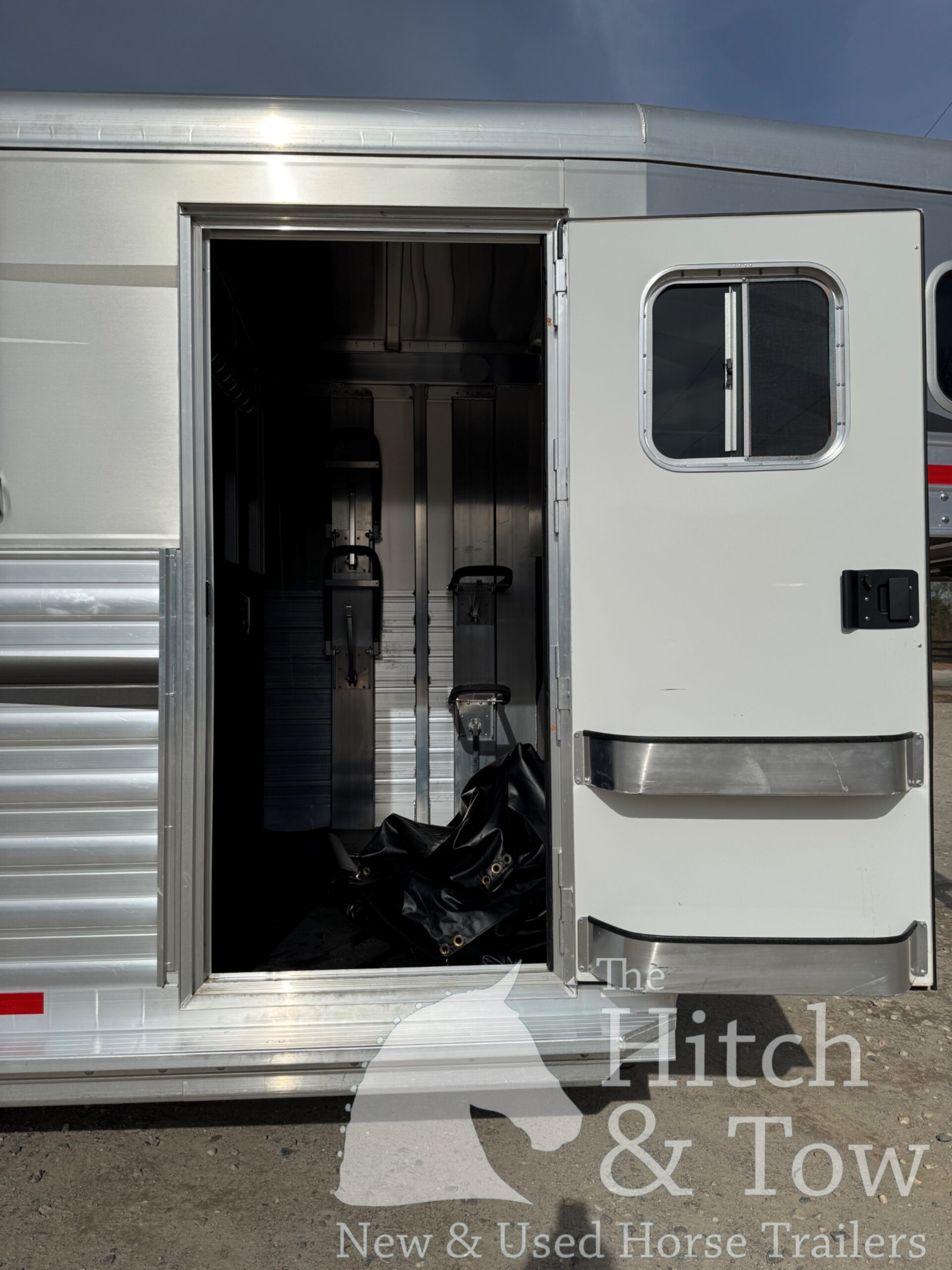 2022 4 STAR 4 HORSE HEAD TO HEAD, MAKES INTO 3 BOX STALLS!!! $79,900