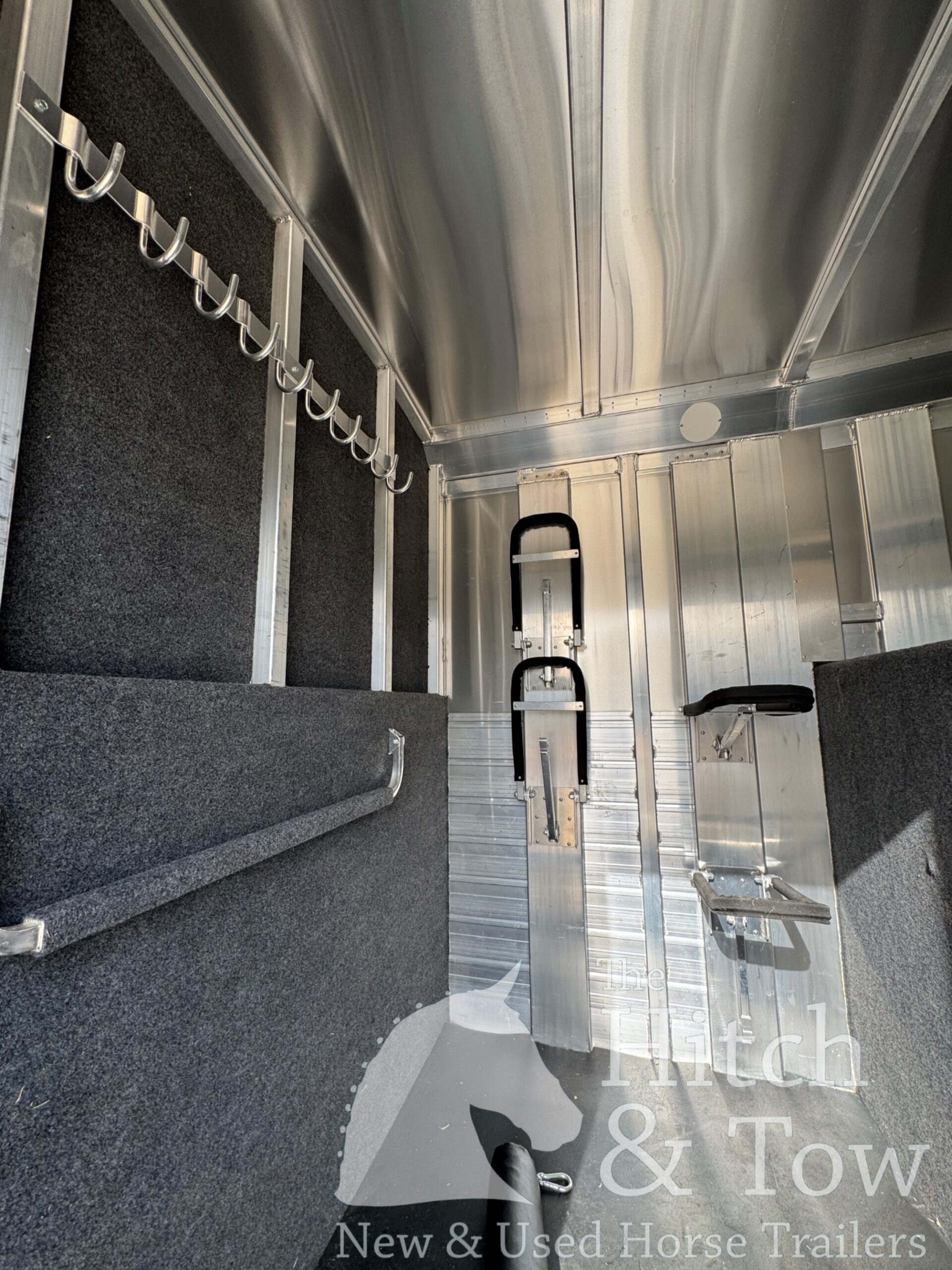 2022 4 STAR 4 HORSE HEAD TO HEAD, MAKES INTO 3 BOX STALLS!!! $79,900