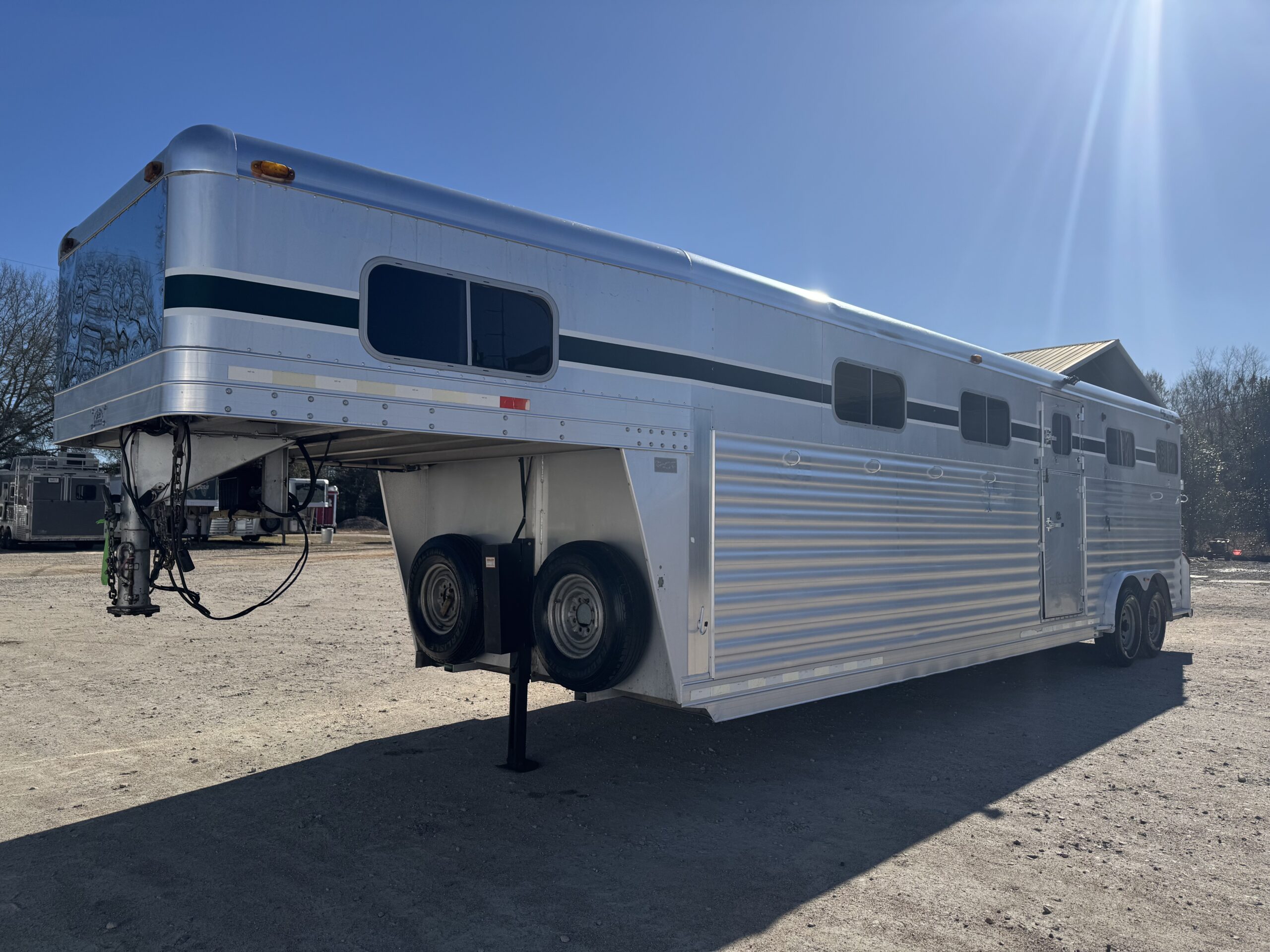 TRAINERS TRAILER!! 2002 4 STAR 5 HORSE HEAD TO HEAD $34,900