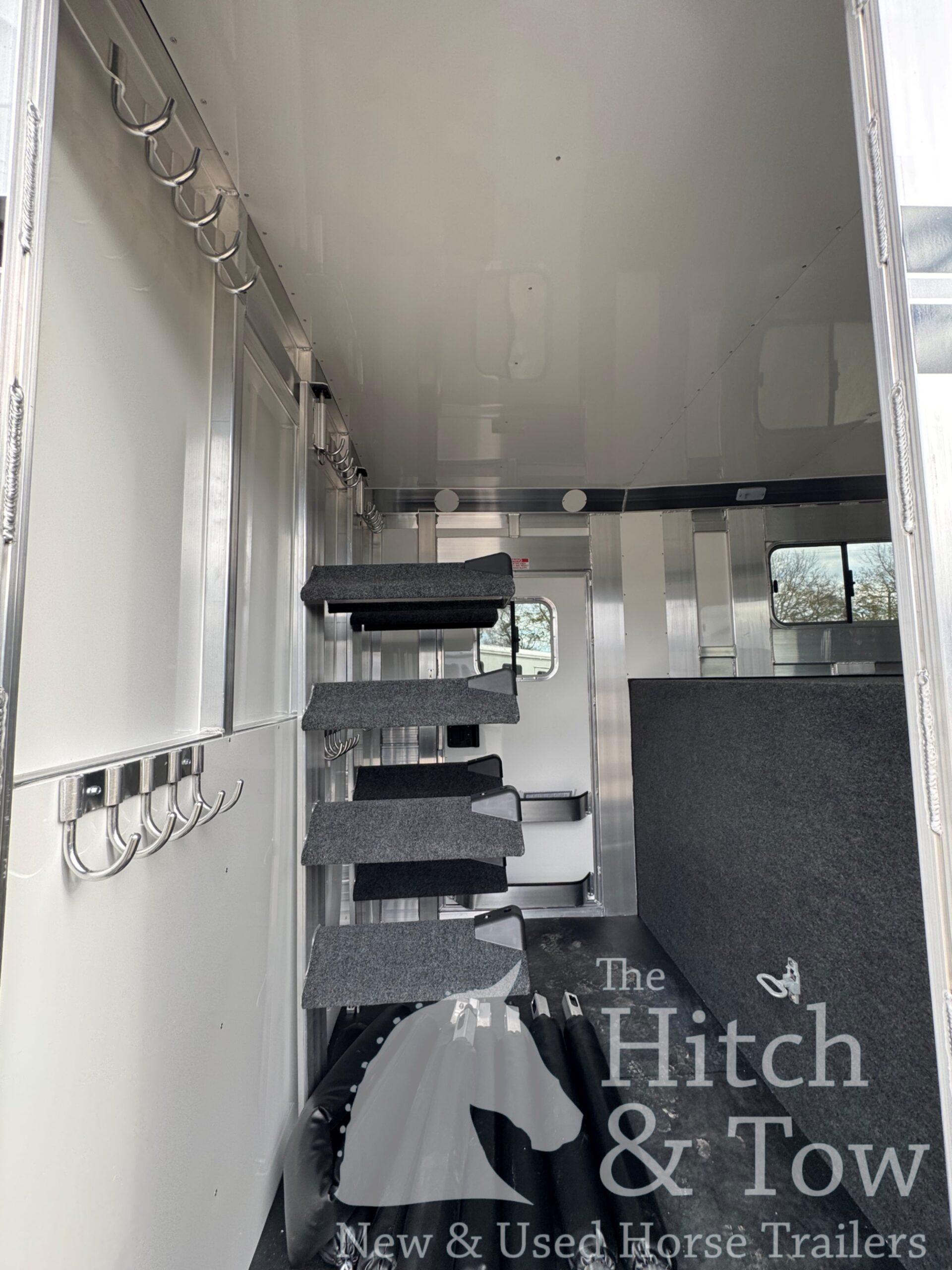 2026 4 STAR 6-8 HORSE HEAD TO HEAD W/ AIR RIDE & MANY UPGRADES $159,900