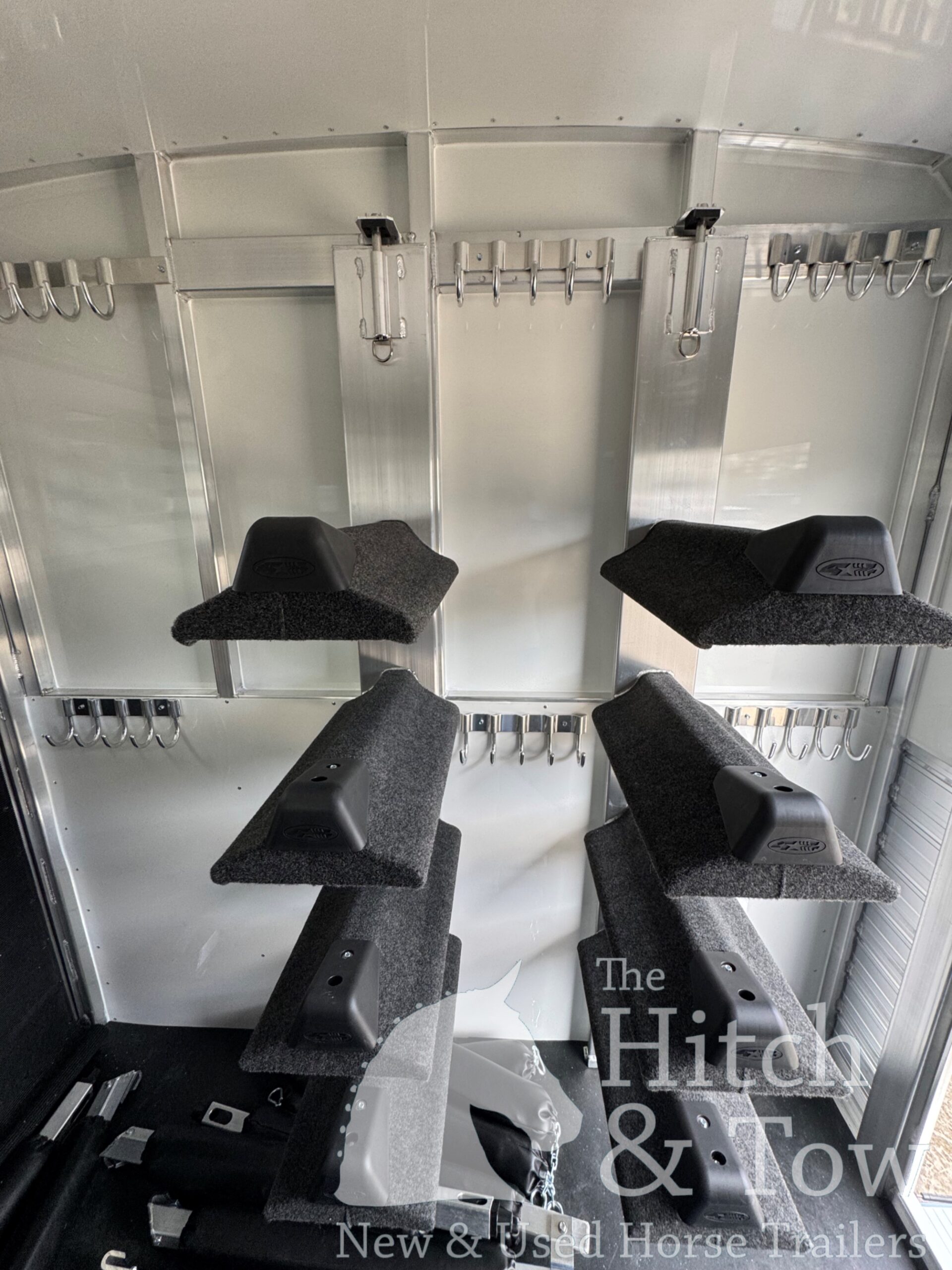 2026 4 STAR 6-8 HORSE HEAD TO HEAD W/ AIR RIDE & MANY UPGRADES $159,900